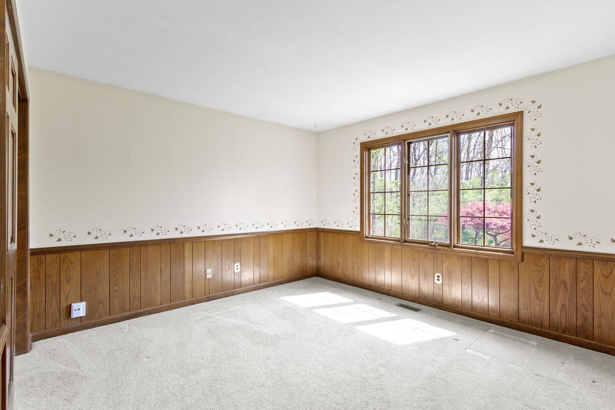 885 Sugarbush Ridge