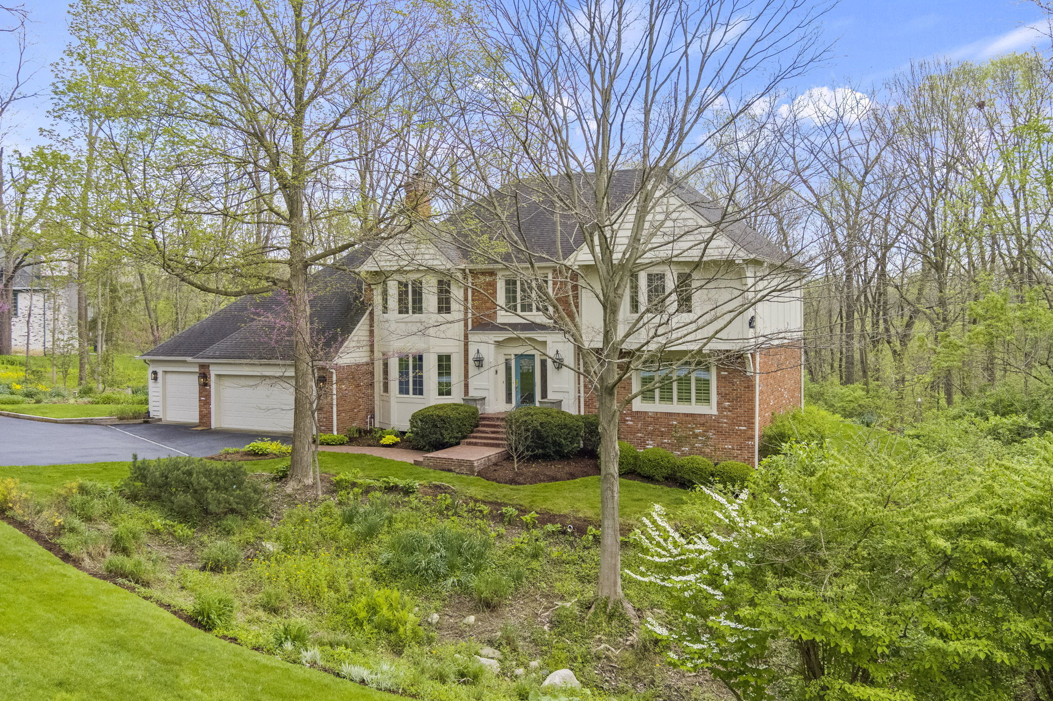 885 Sugarbush Ridge