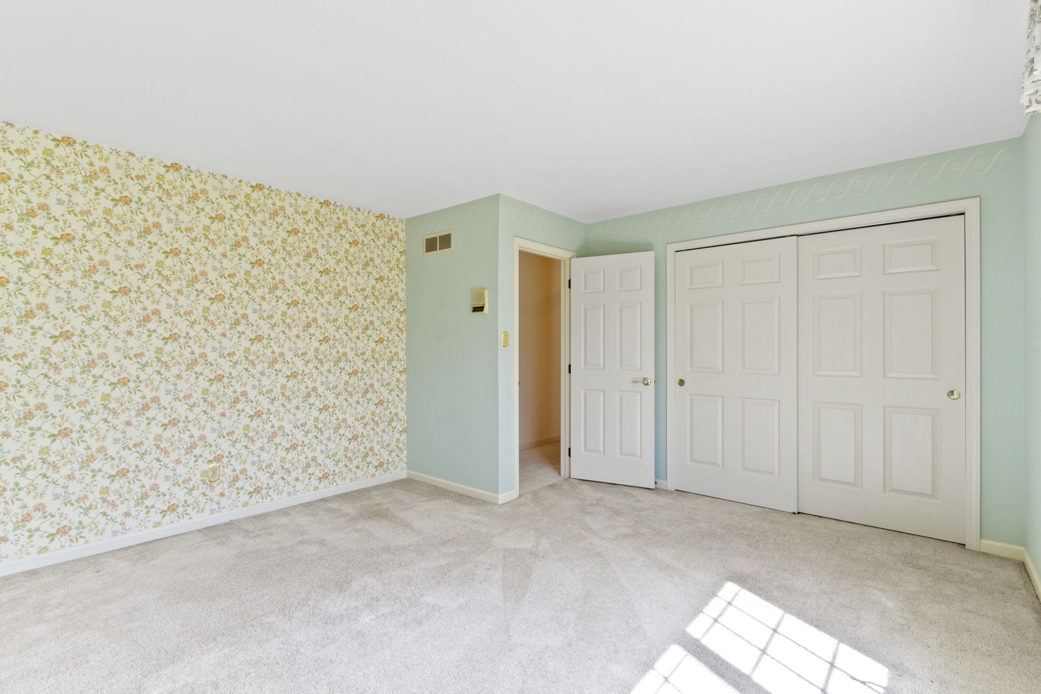 885 Sugarbush Ridge