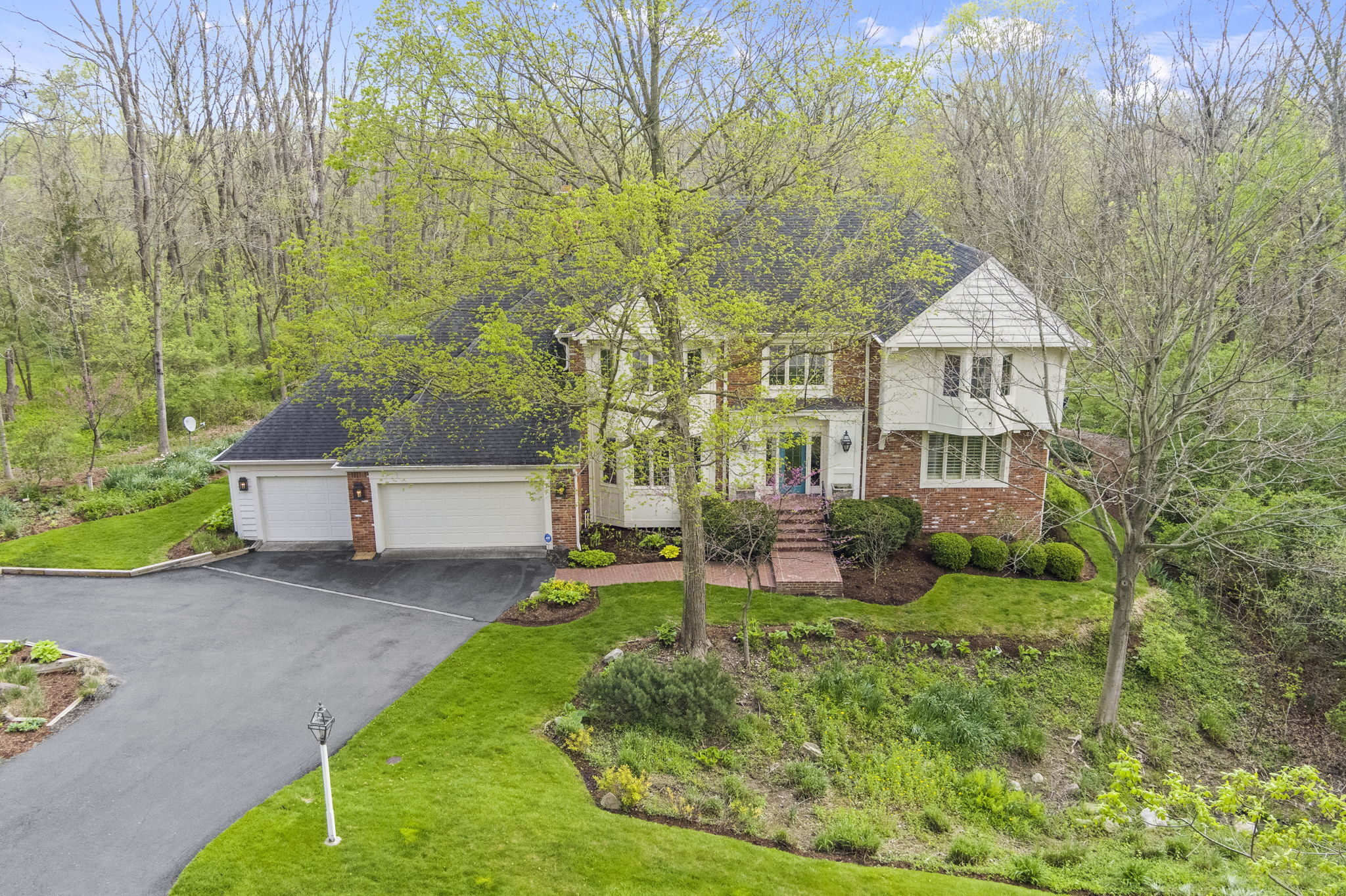 885 Sugarbush Ridge