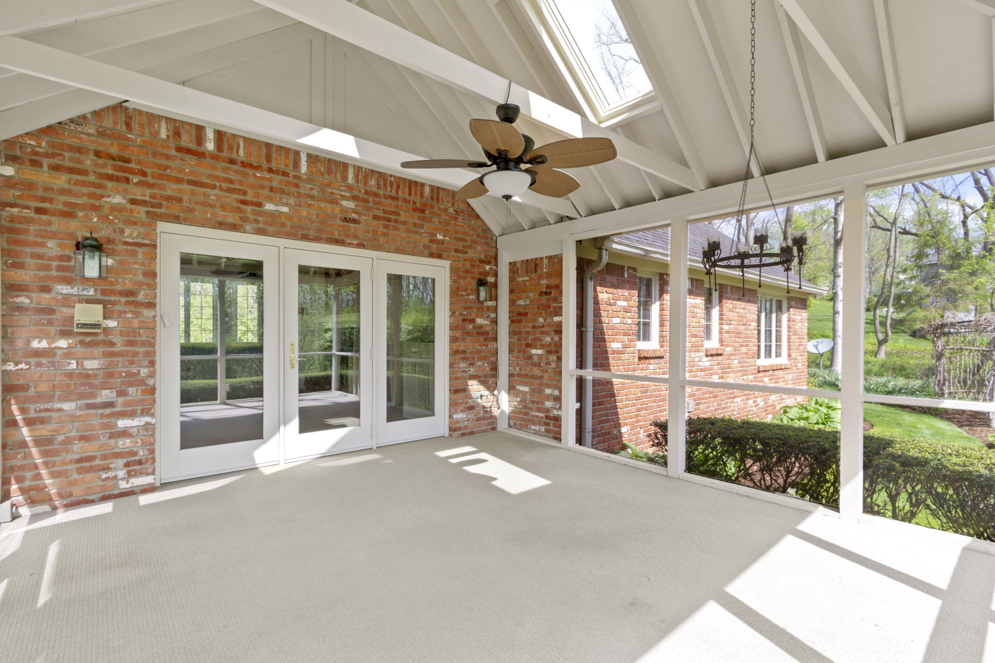 885 Sugarbush Ridge