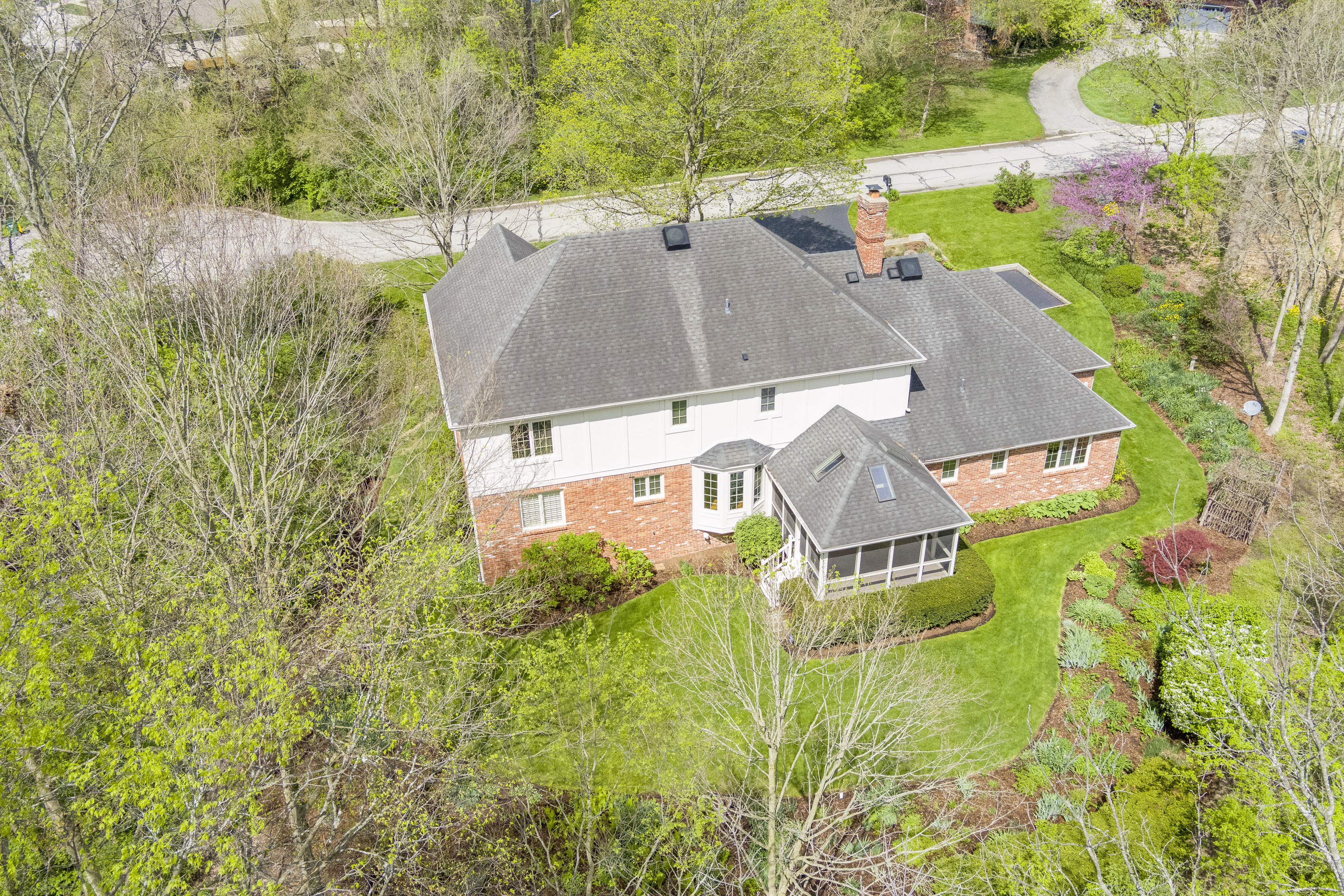 885 Sugarbush Ridge