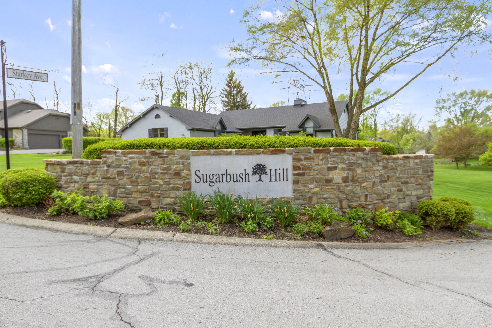 885 Sugarbush Ridge
