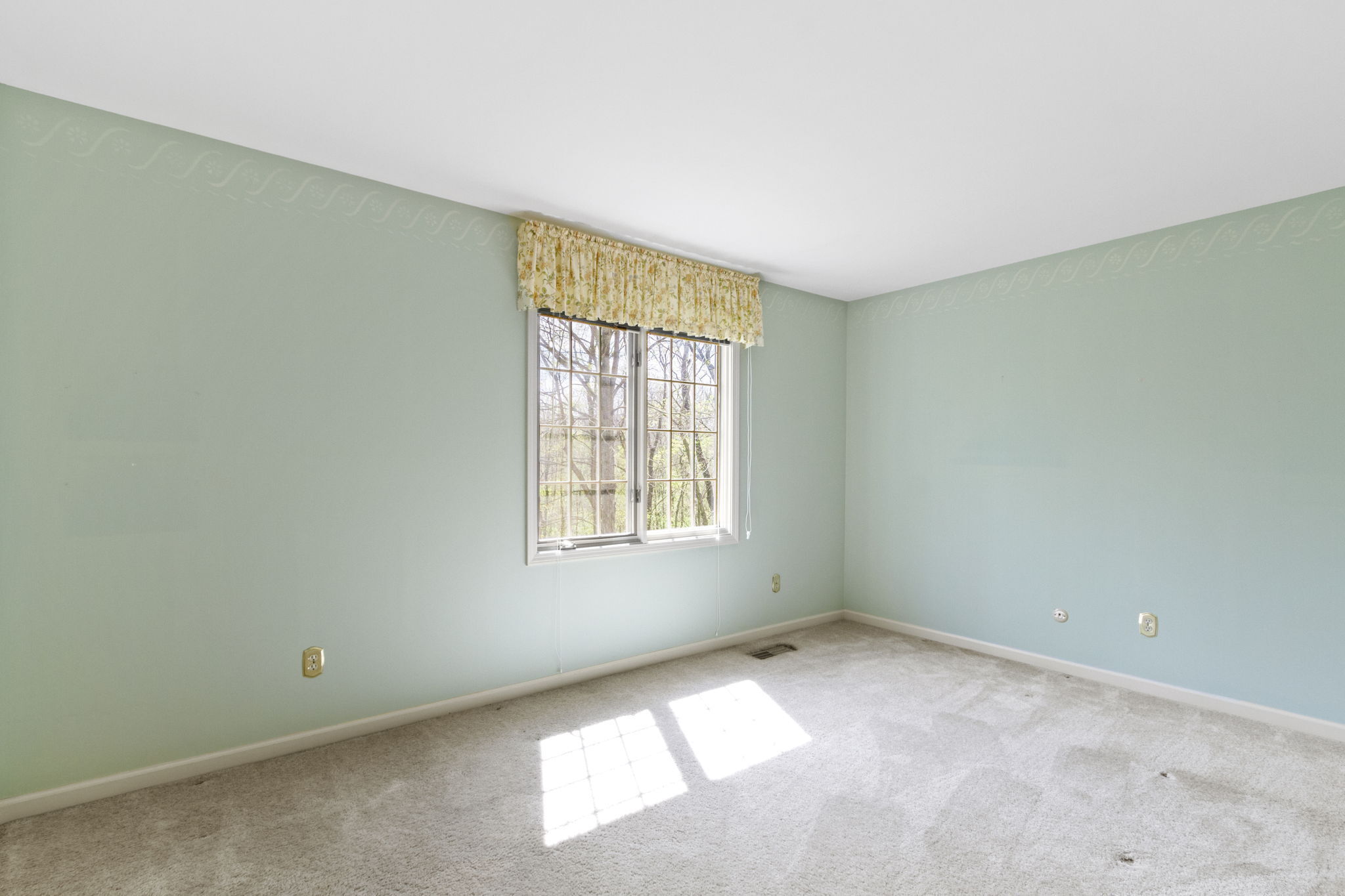 885 Sugarbush Ridge