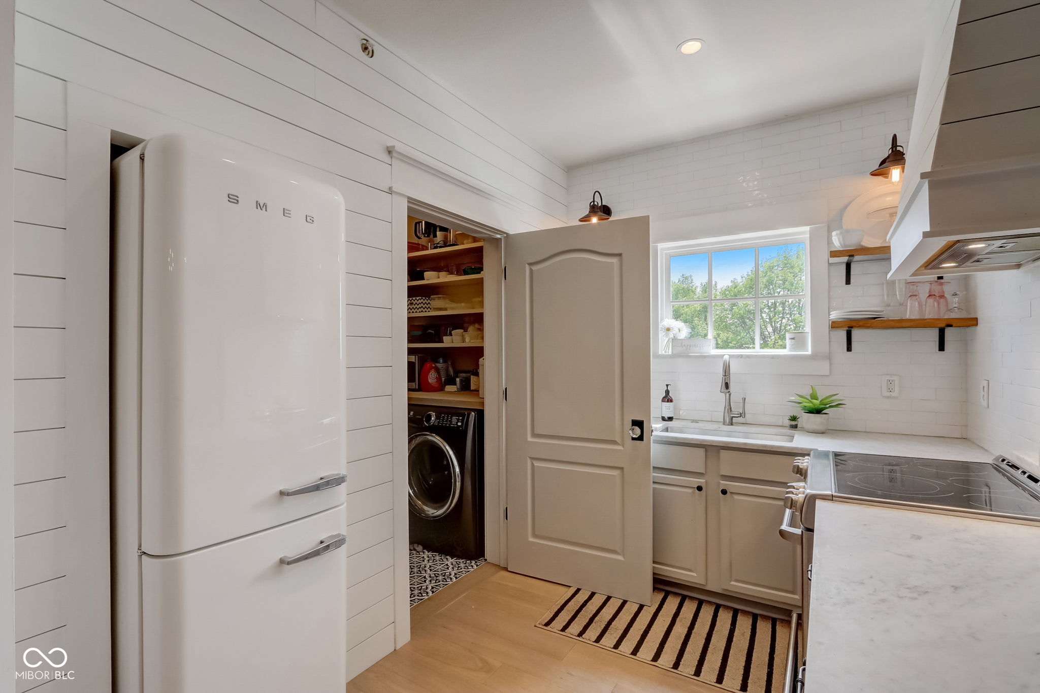 12938 University Crescent Unit: 3B