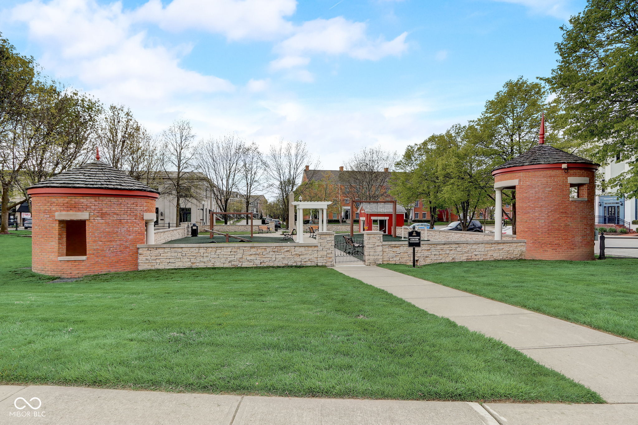 12938 University Crescent Unit: 3B