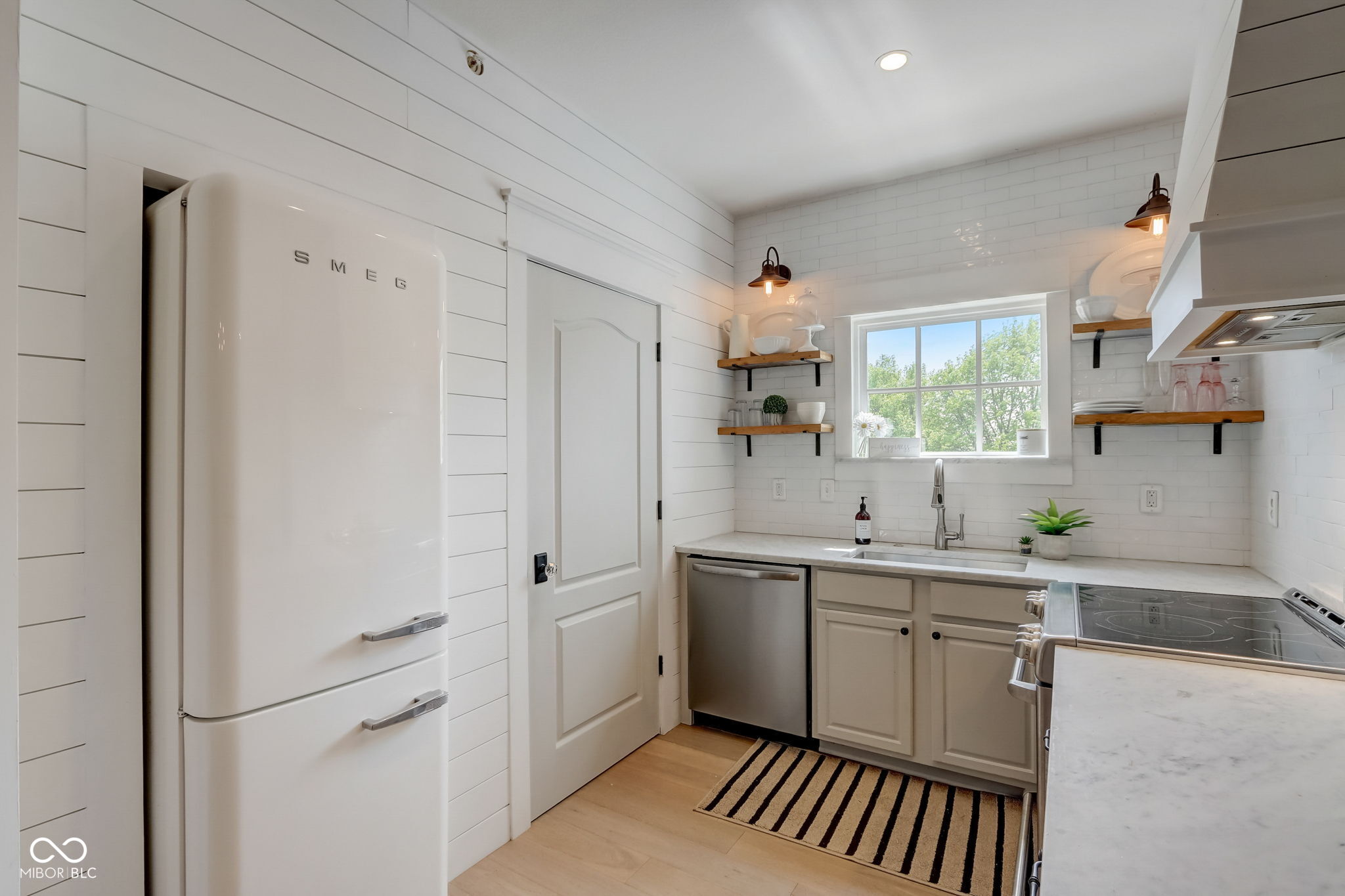 12938 University Crescent Unit: 3B