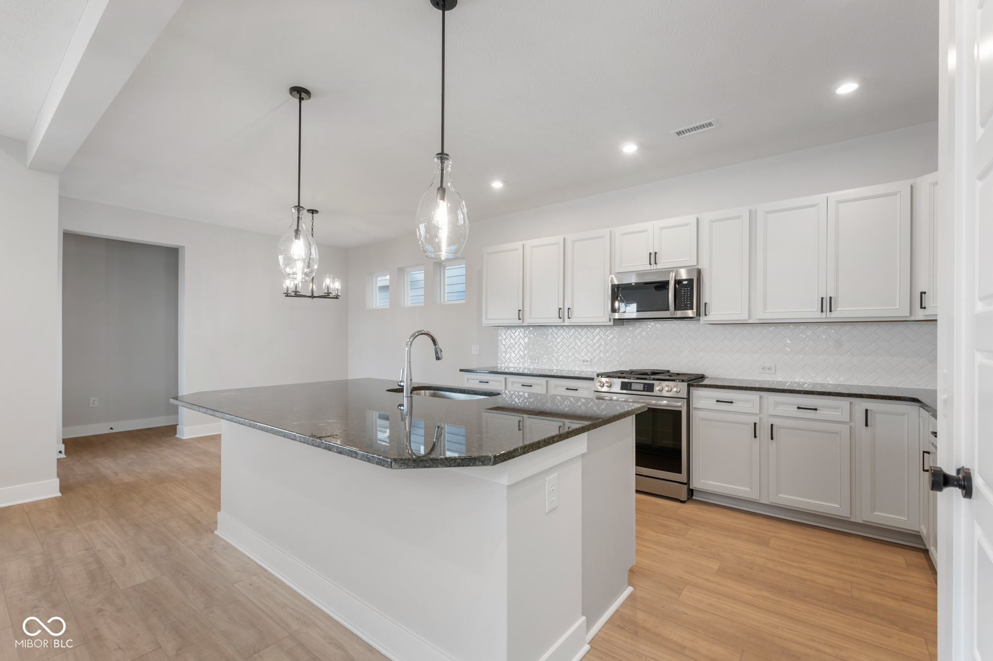 804 James William Lane