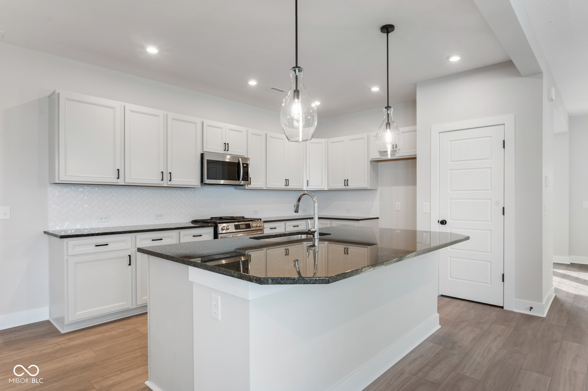 804 James William Lane