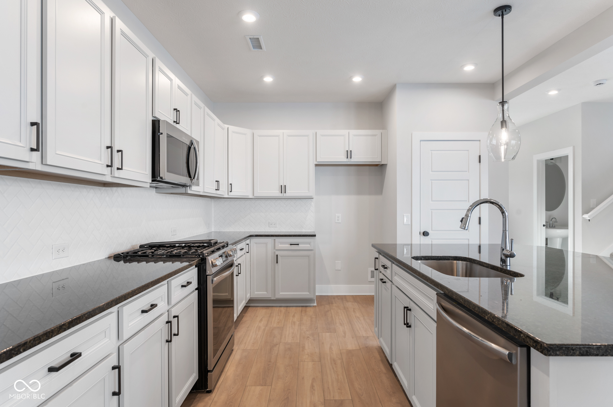 804 James William Lane