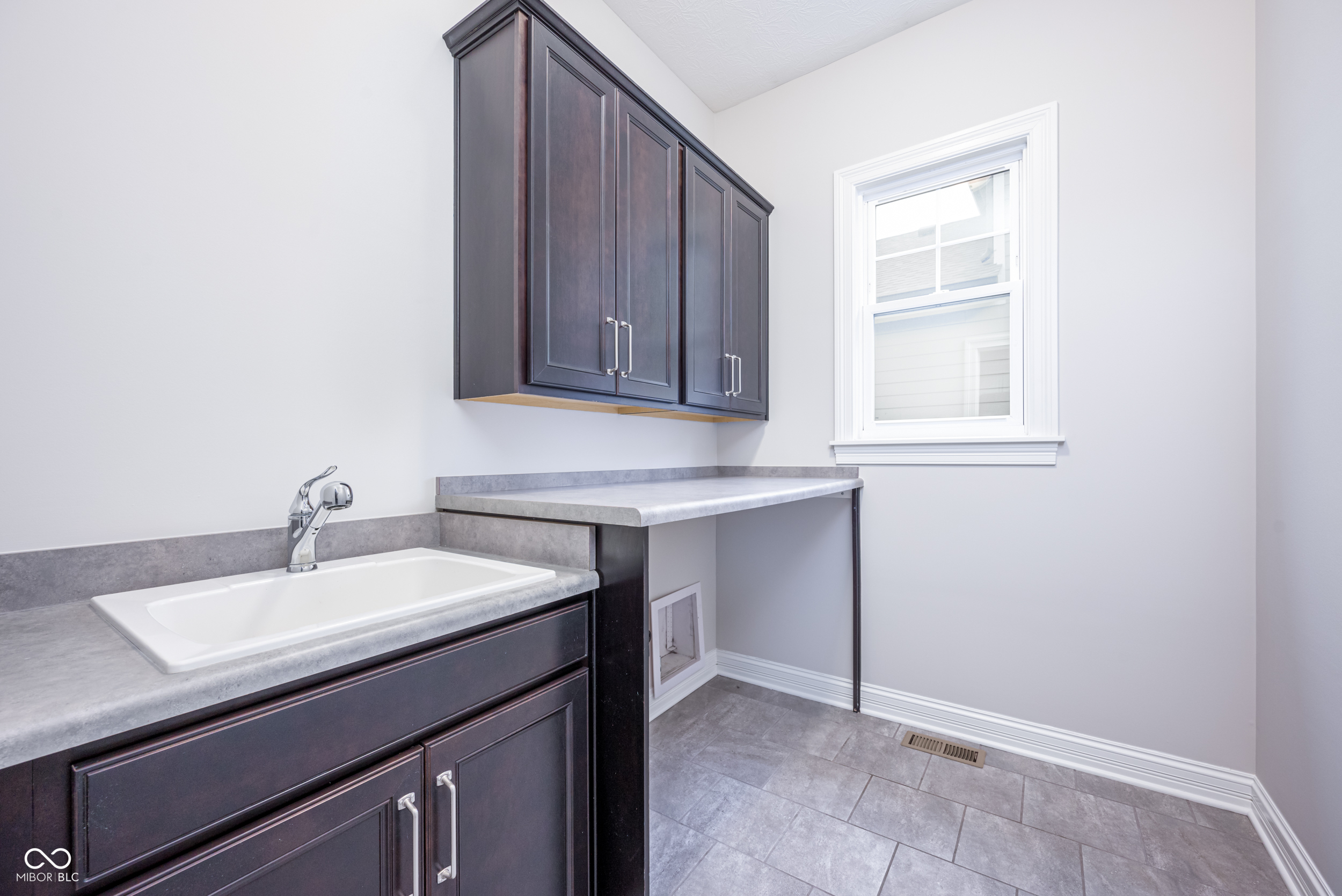 9862 Morningstar Lane