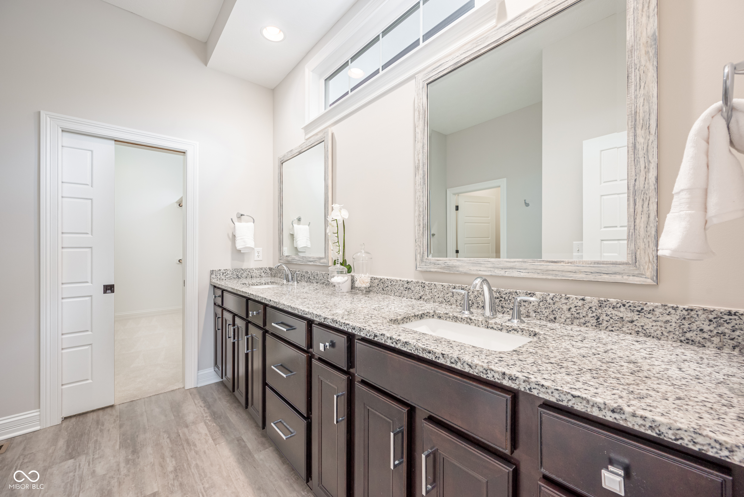 9862 Morningstar Lane