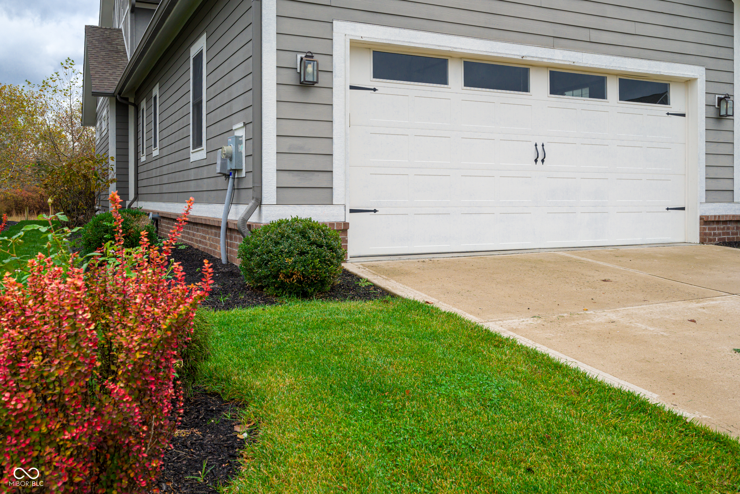 9862 Morningstar Lane