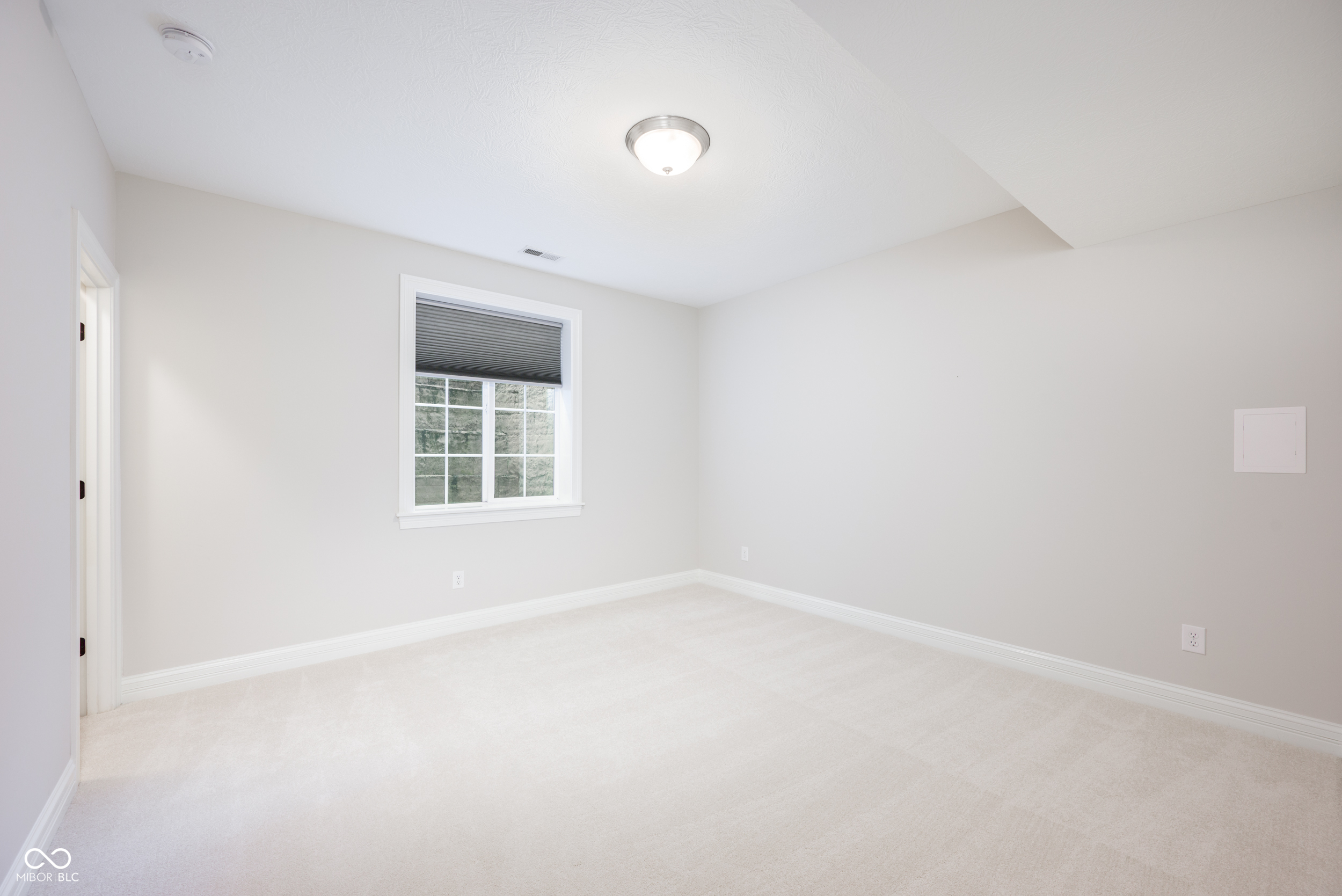 9862 Morningstar Lane