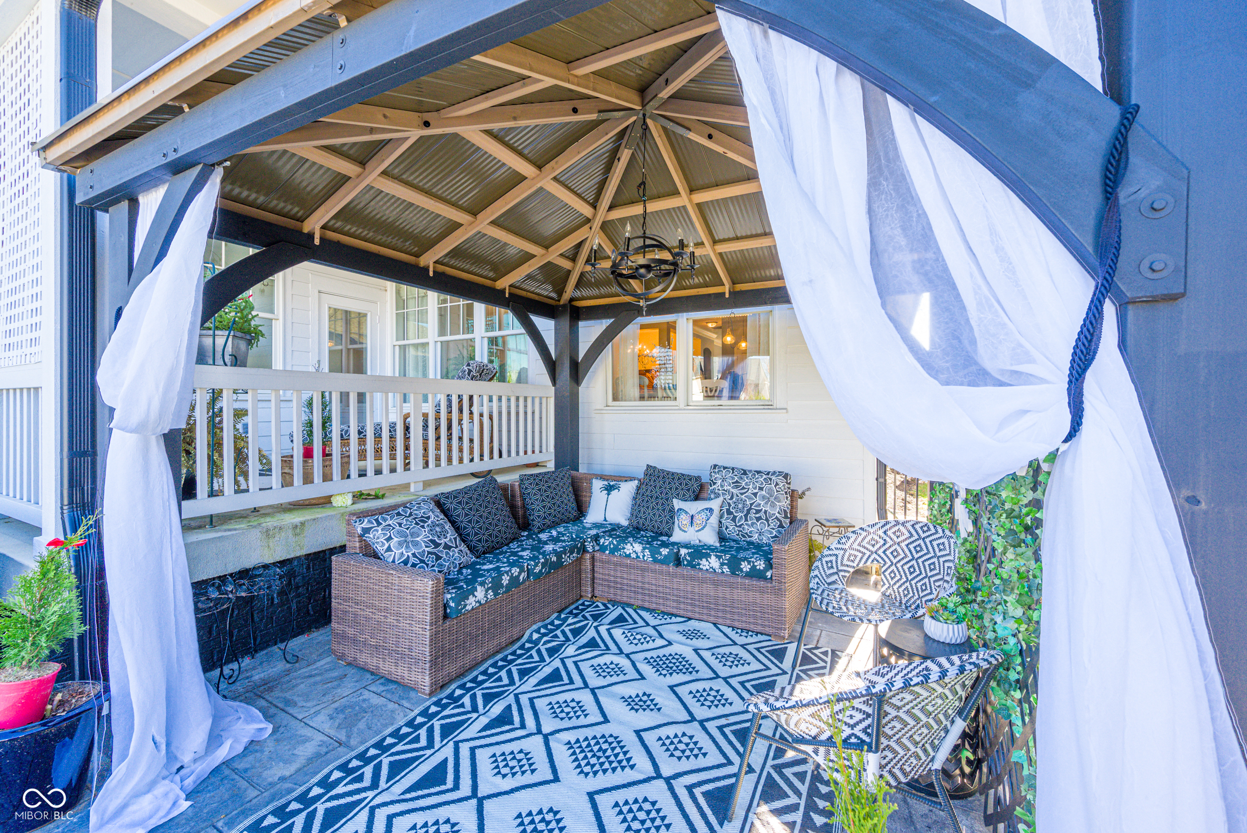 2636 Buckland Street