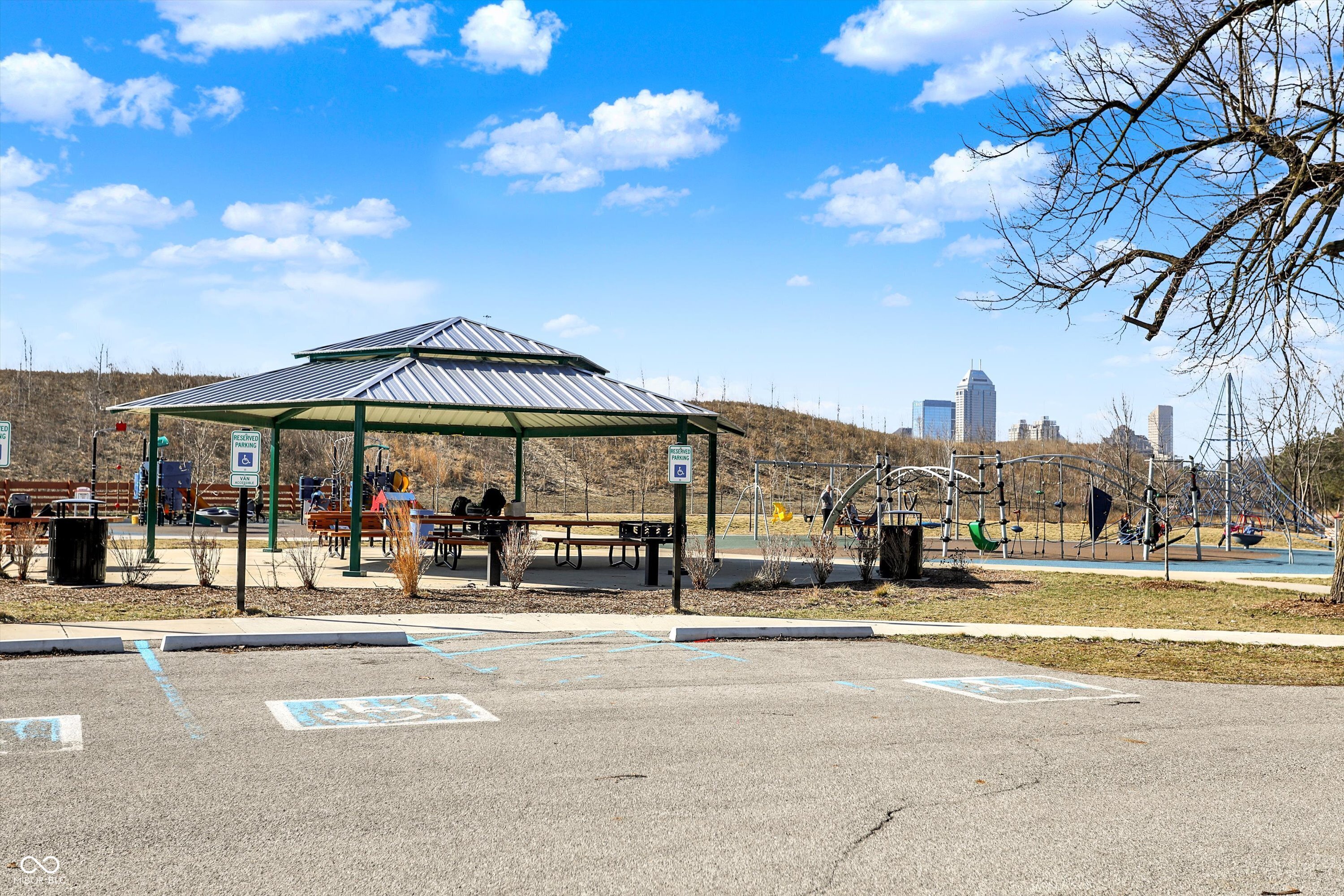 1422 Carrollton Avenue