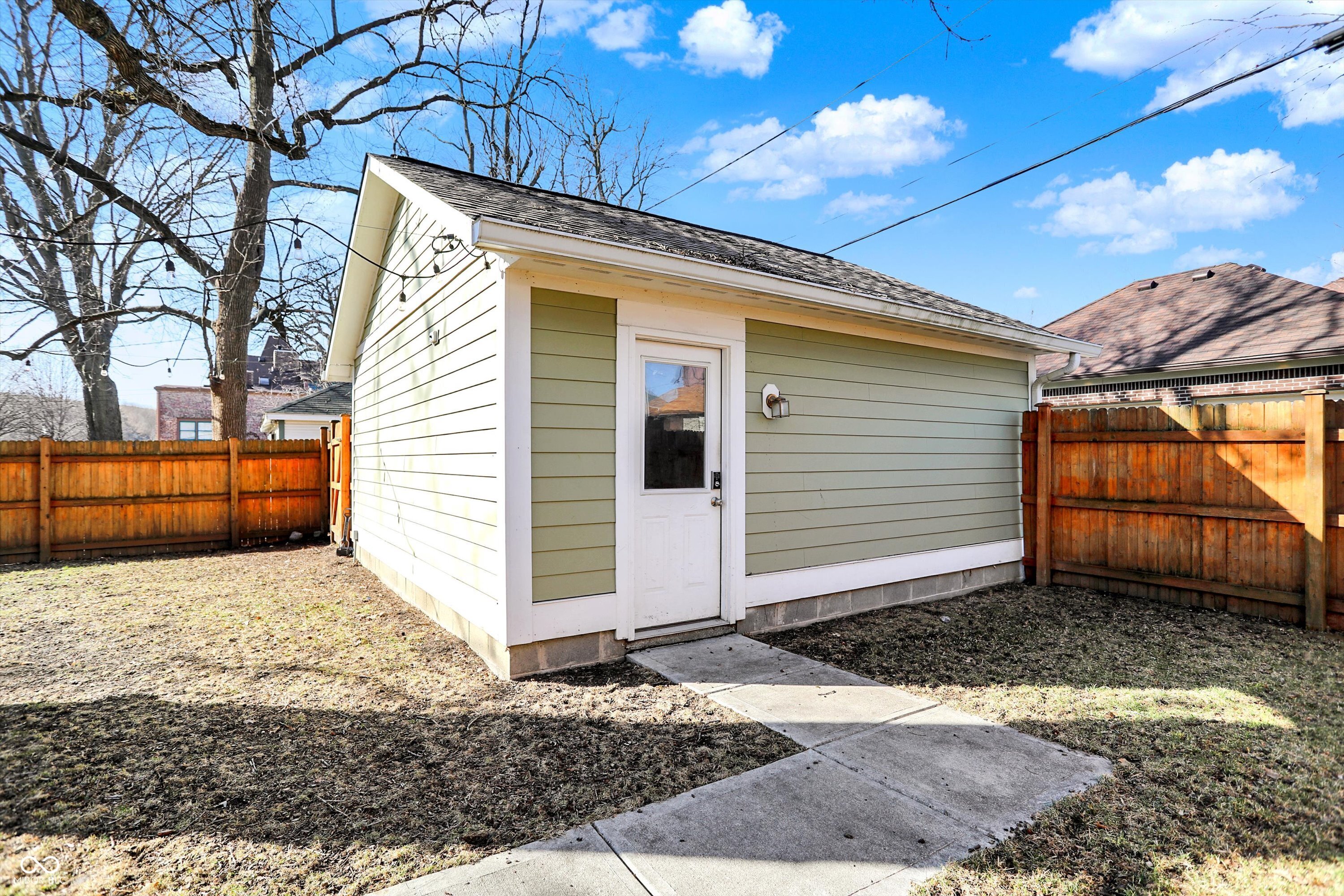 1422 Carrollton Avenue