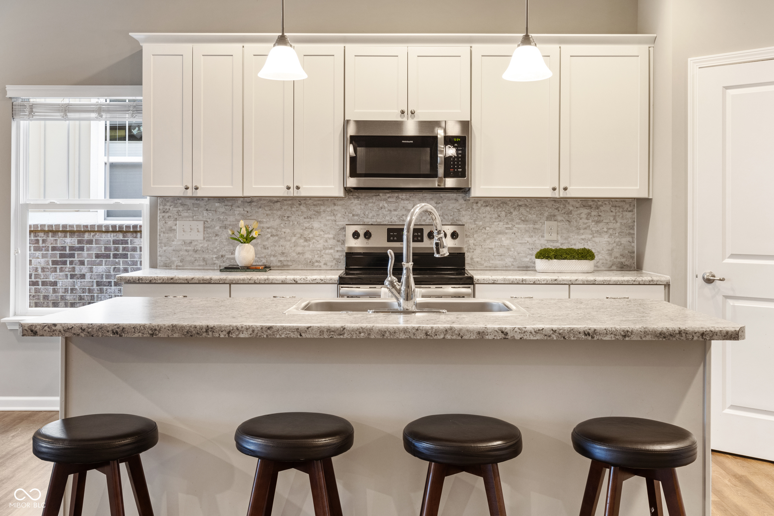 4313 W Hidden Preserve Cove