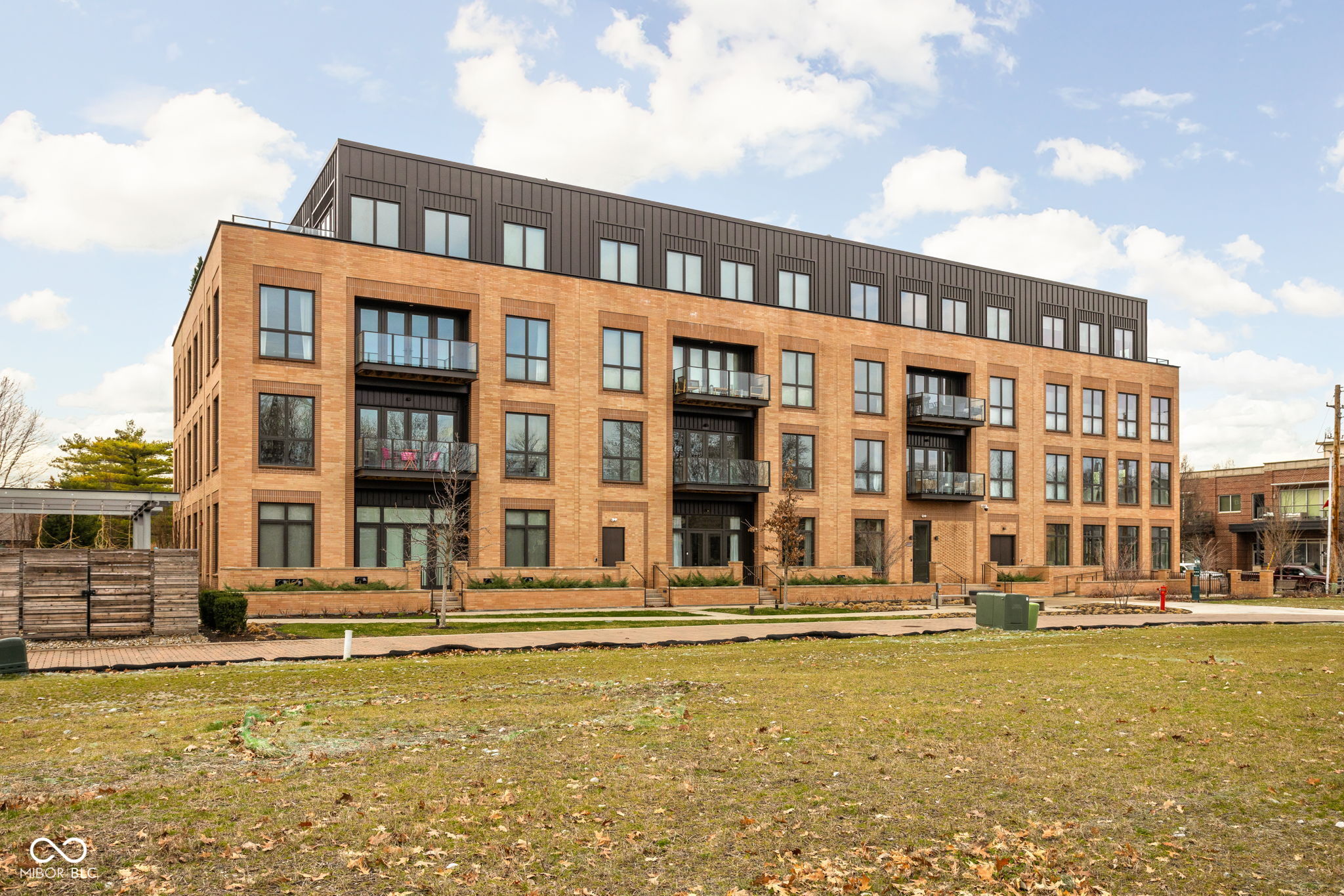 877 N East Street: UNIT 201A