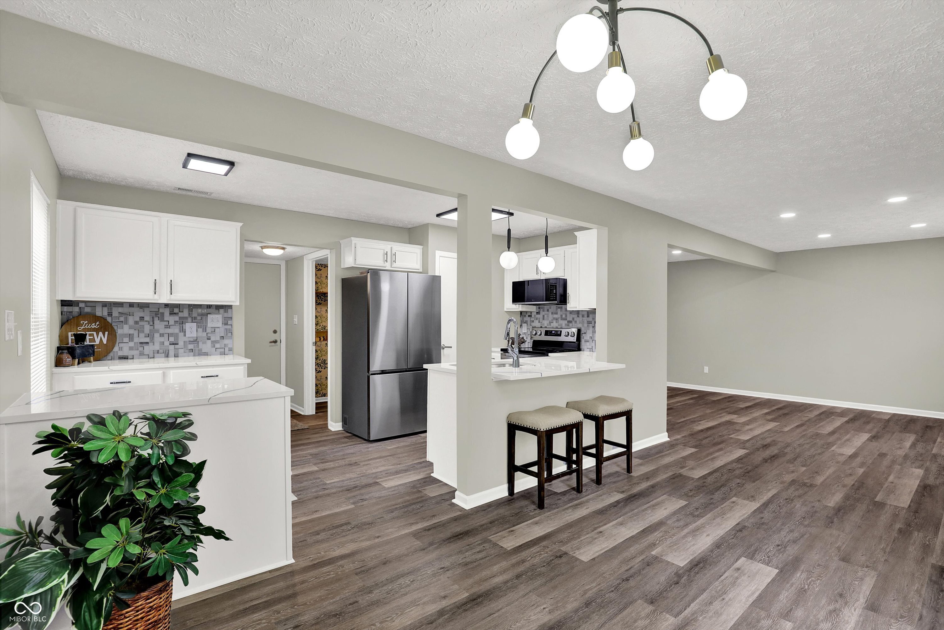 990 Canary Creek Drive