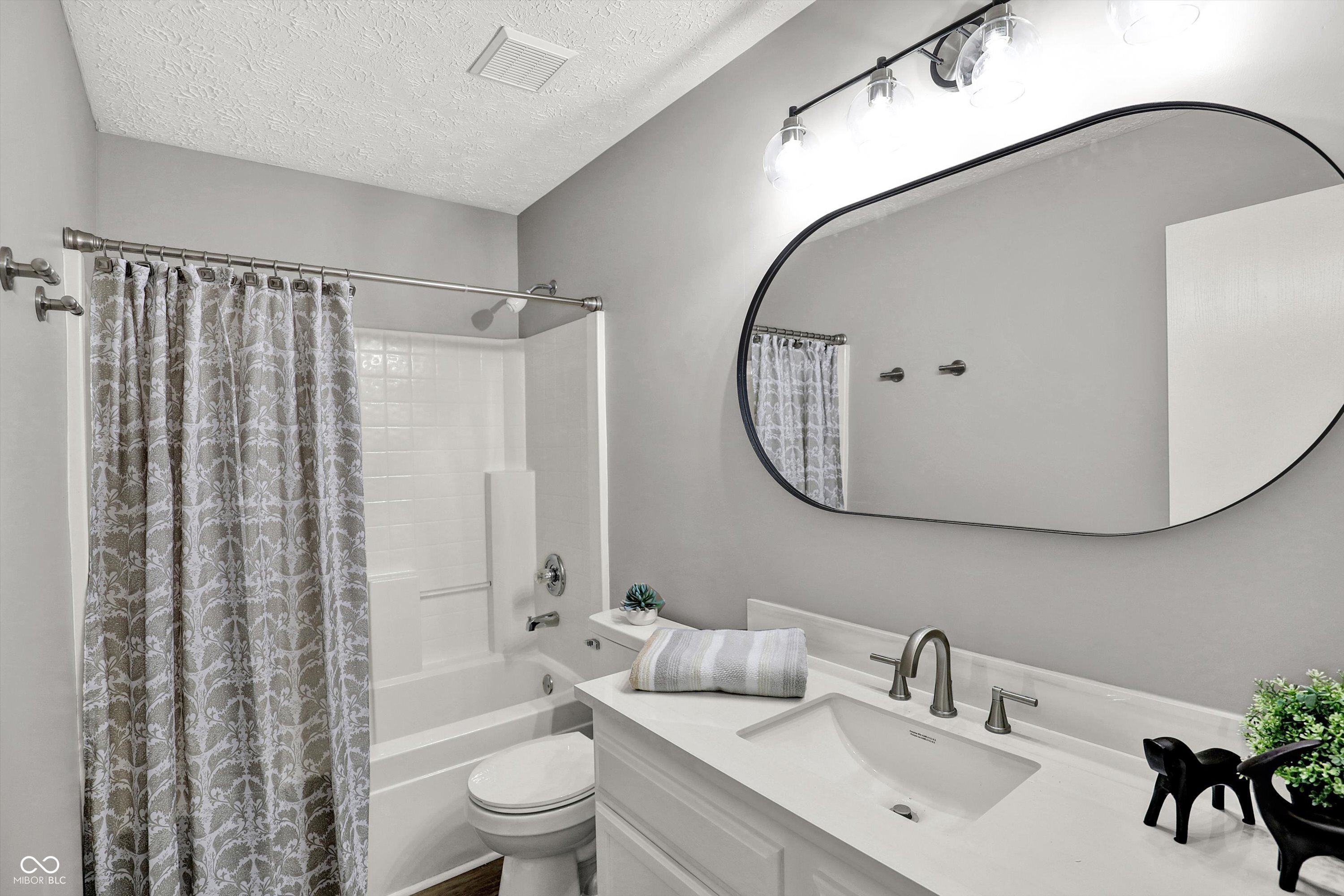 990 Canary Creek Drive