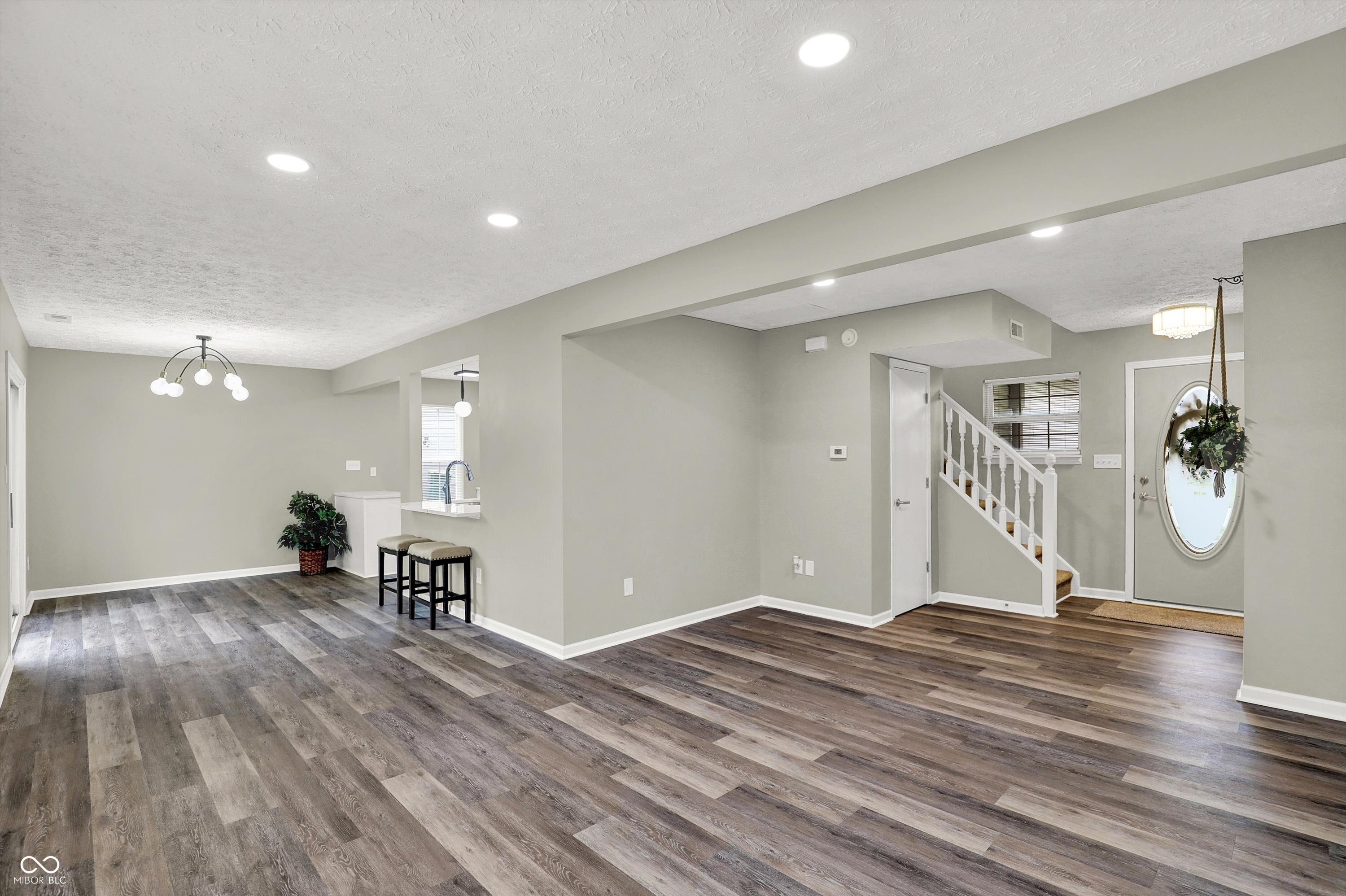 990 Canary Creek Drive