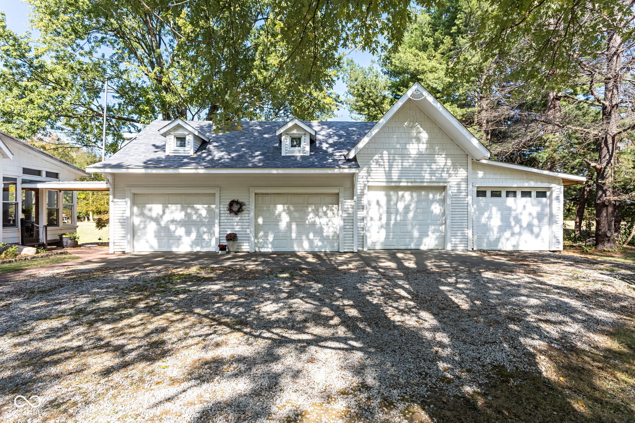 2520 W Blubaugh Avenue
