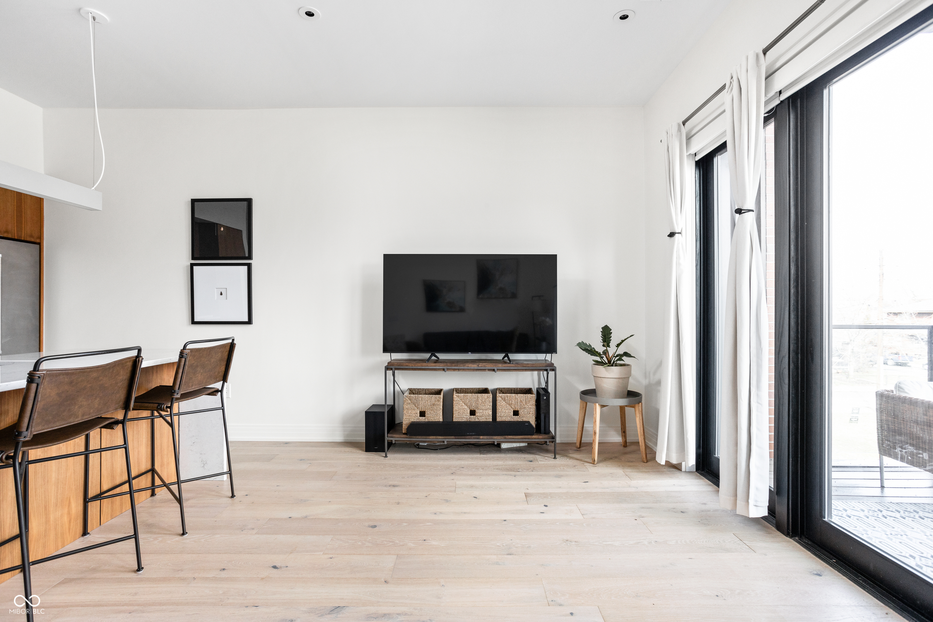 877 N East Street Unit: UNIT 201A