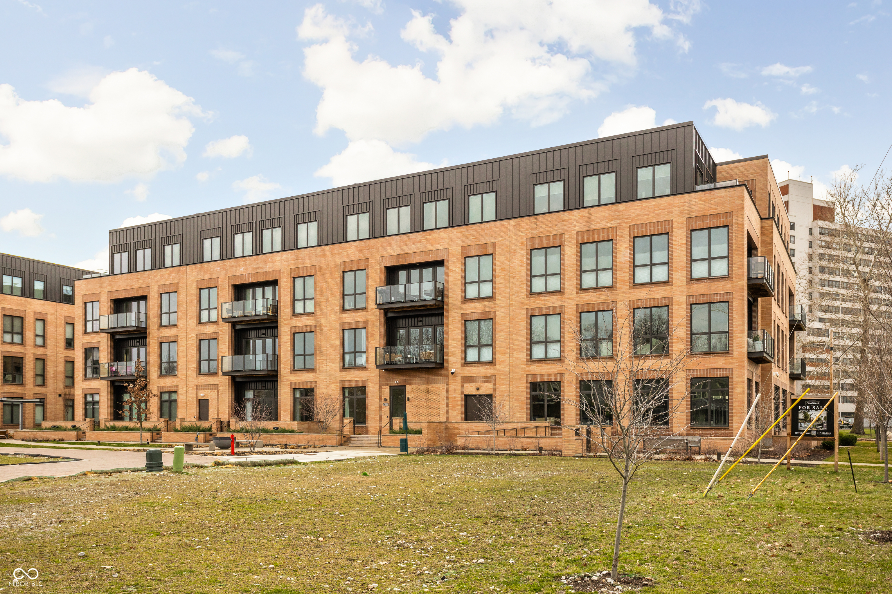 877 N East Street Unit: UNIT 201A