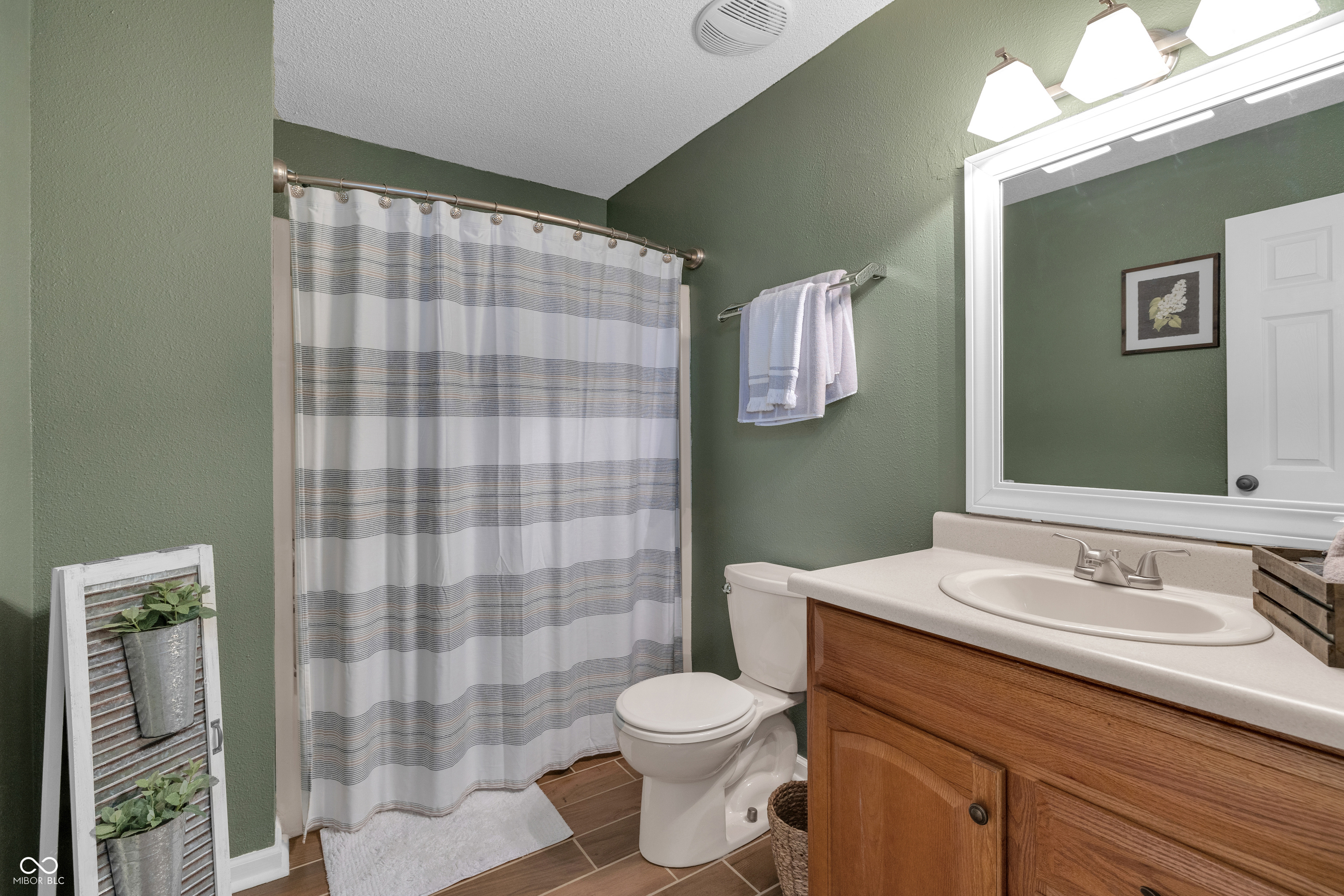 6432 Green Grass Lane