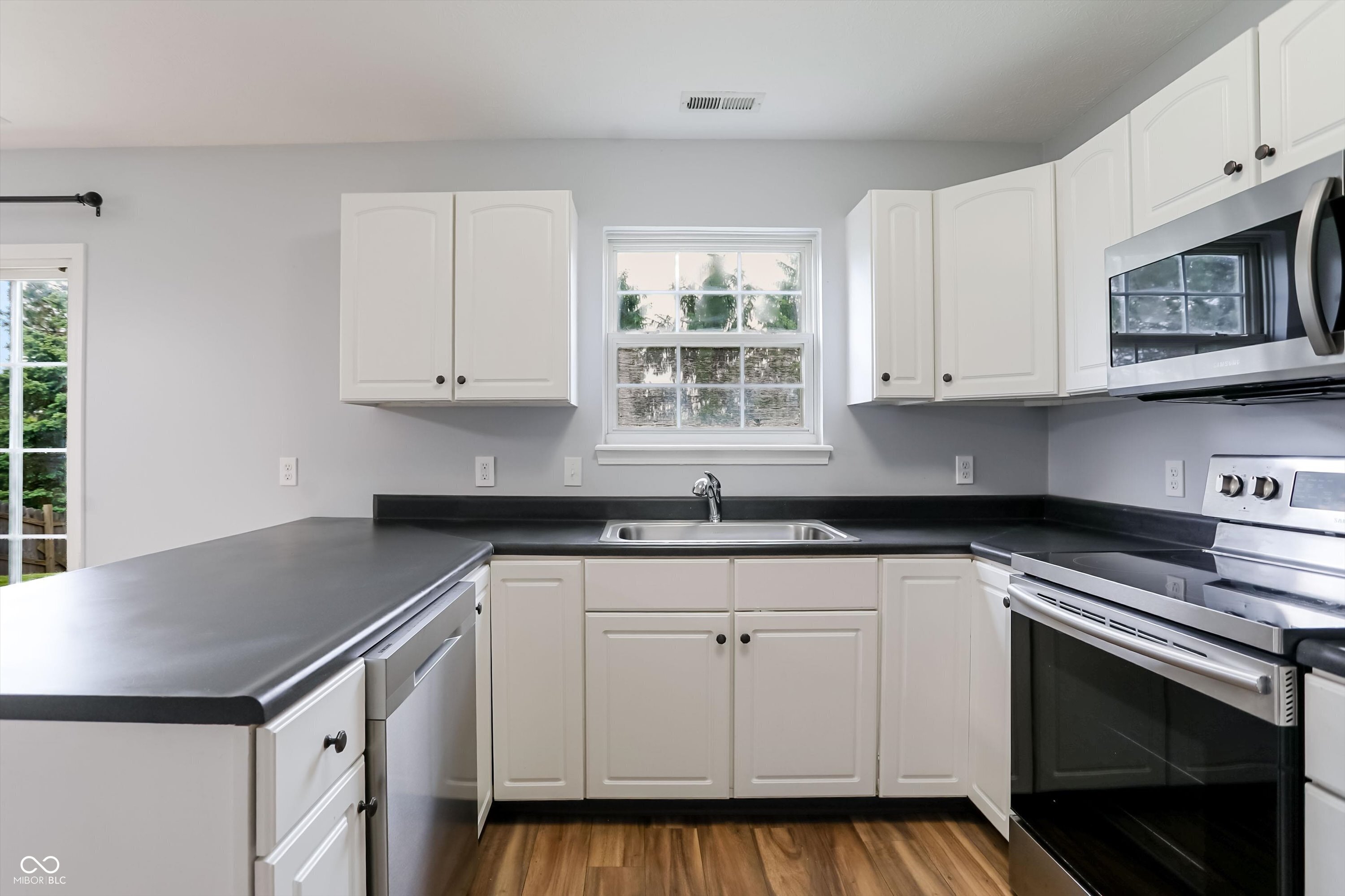 14904 Oak Road