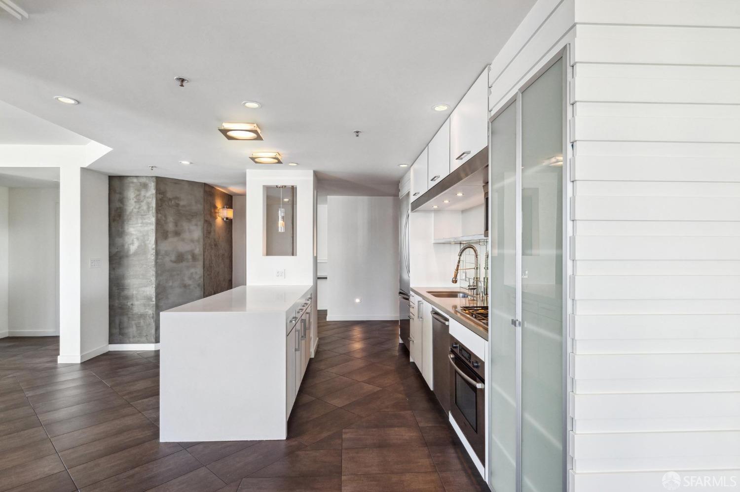 301 Main Street Unit: 26A/B