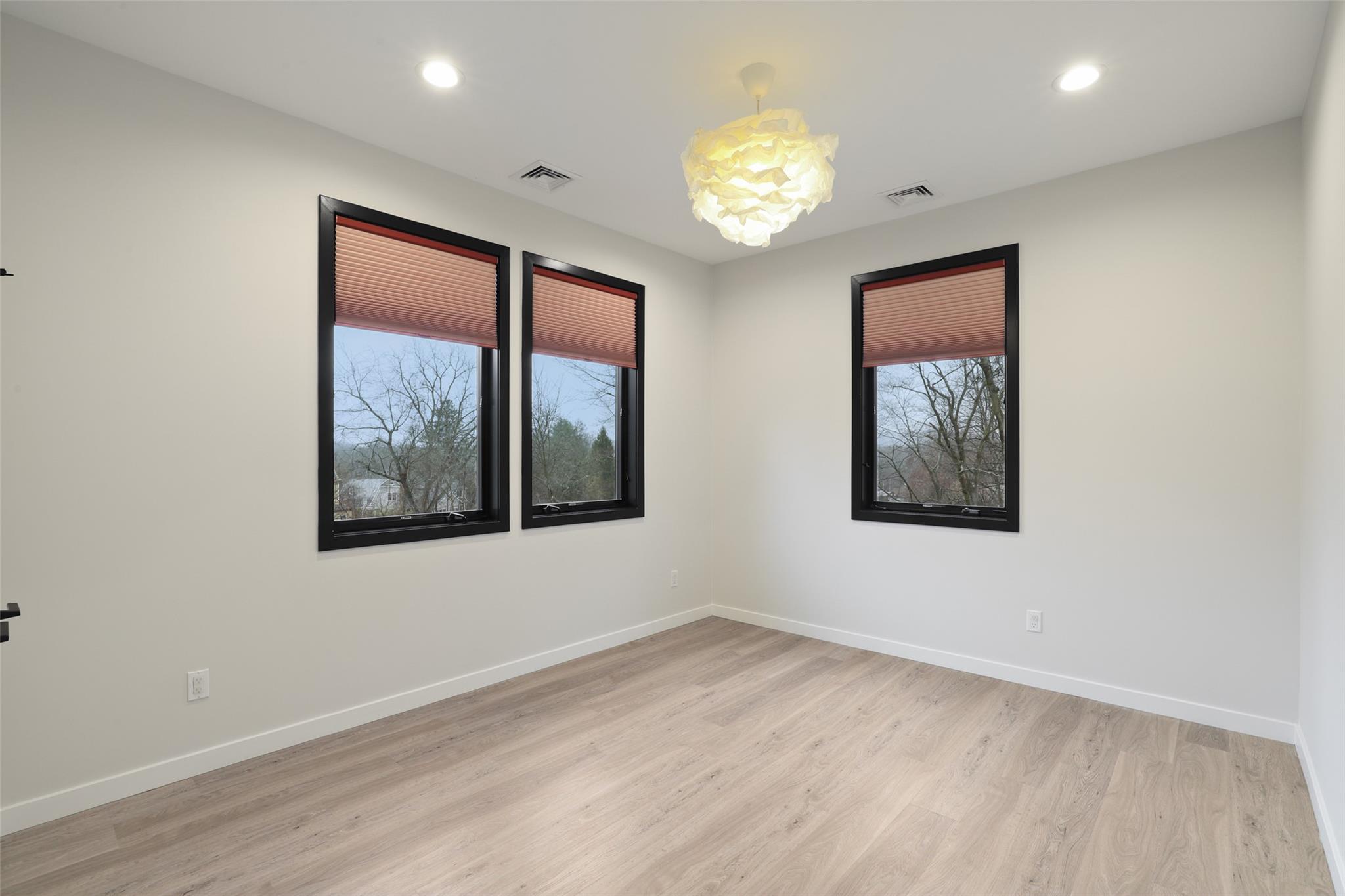 18 Hillside Avenue