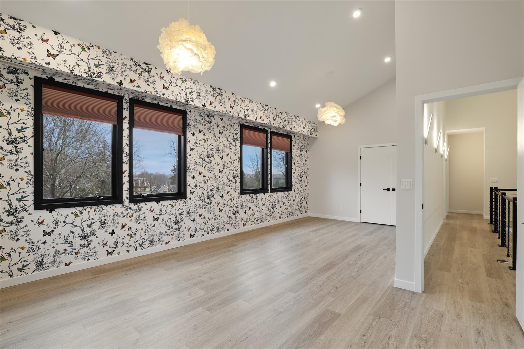 18 Hillside Avenue