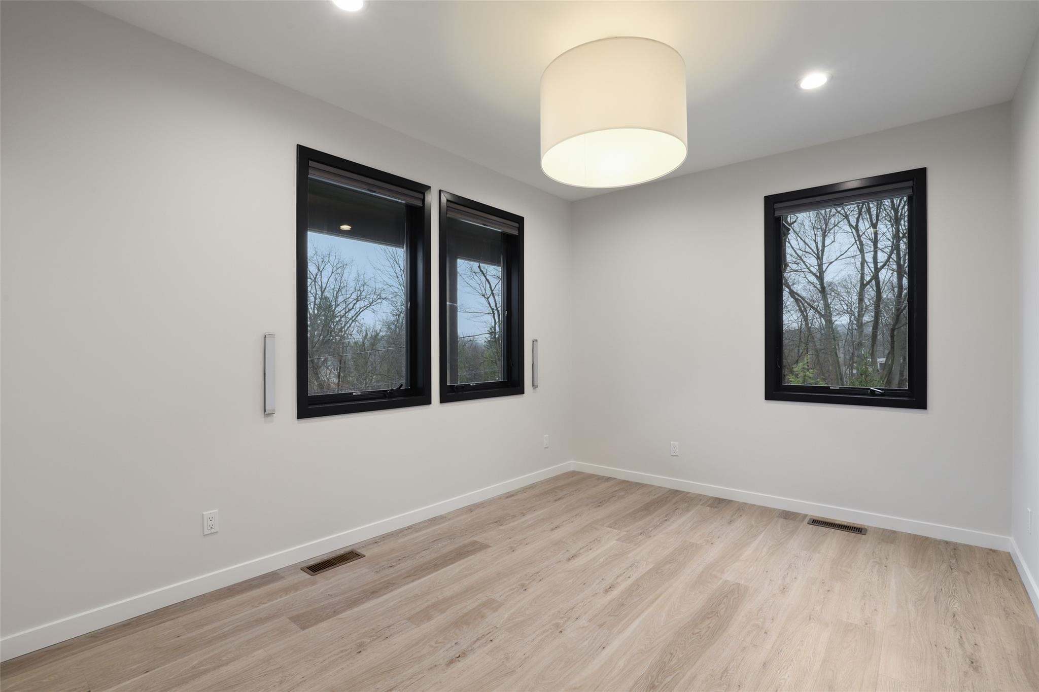 18 Hillside Avenue
