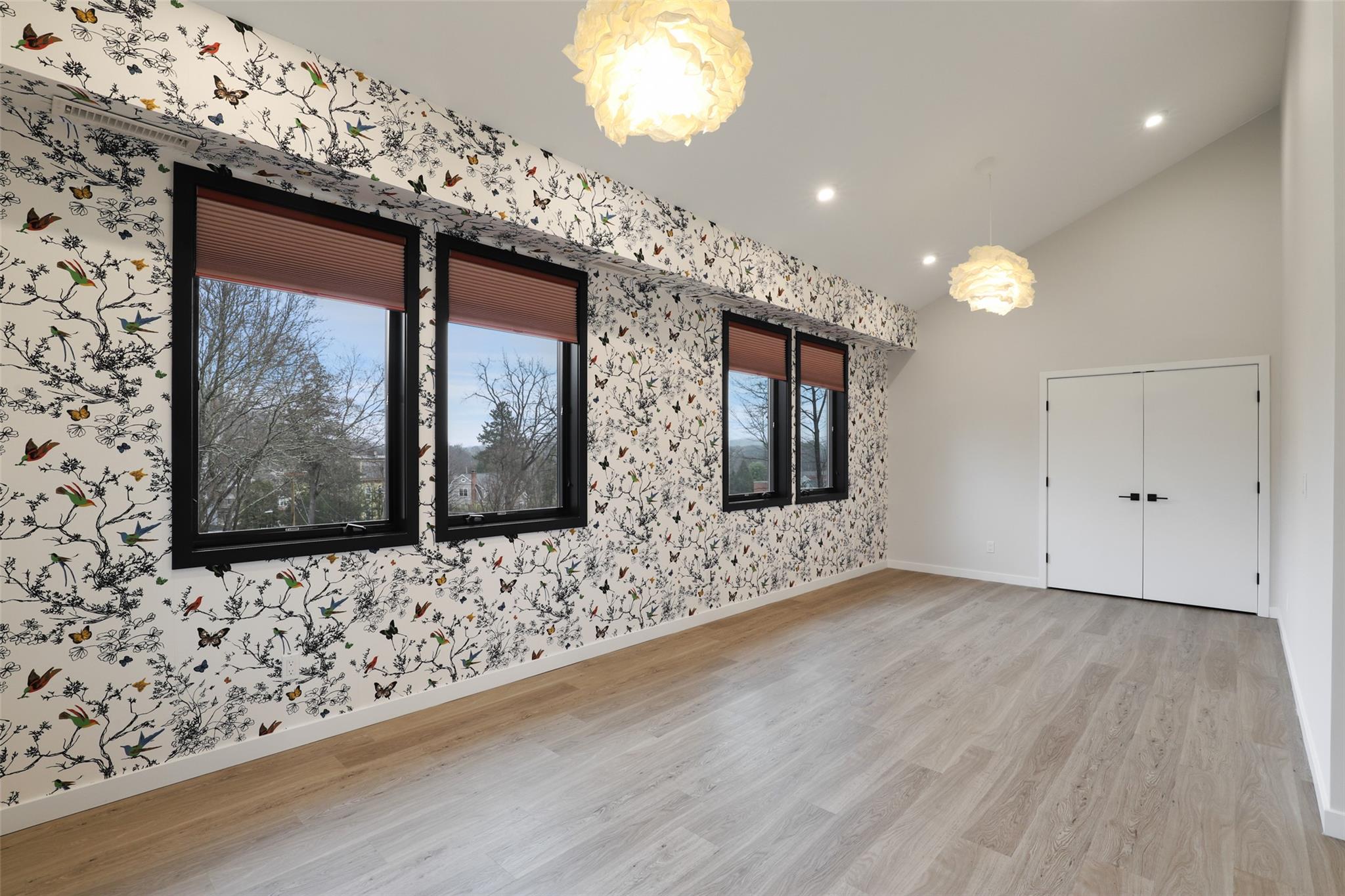 18 Hillside Avenue