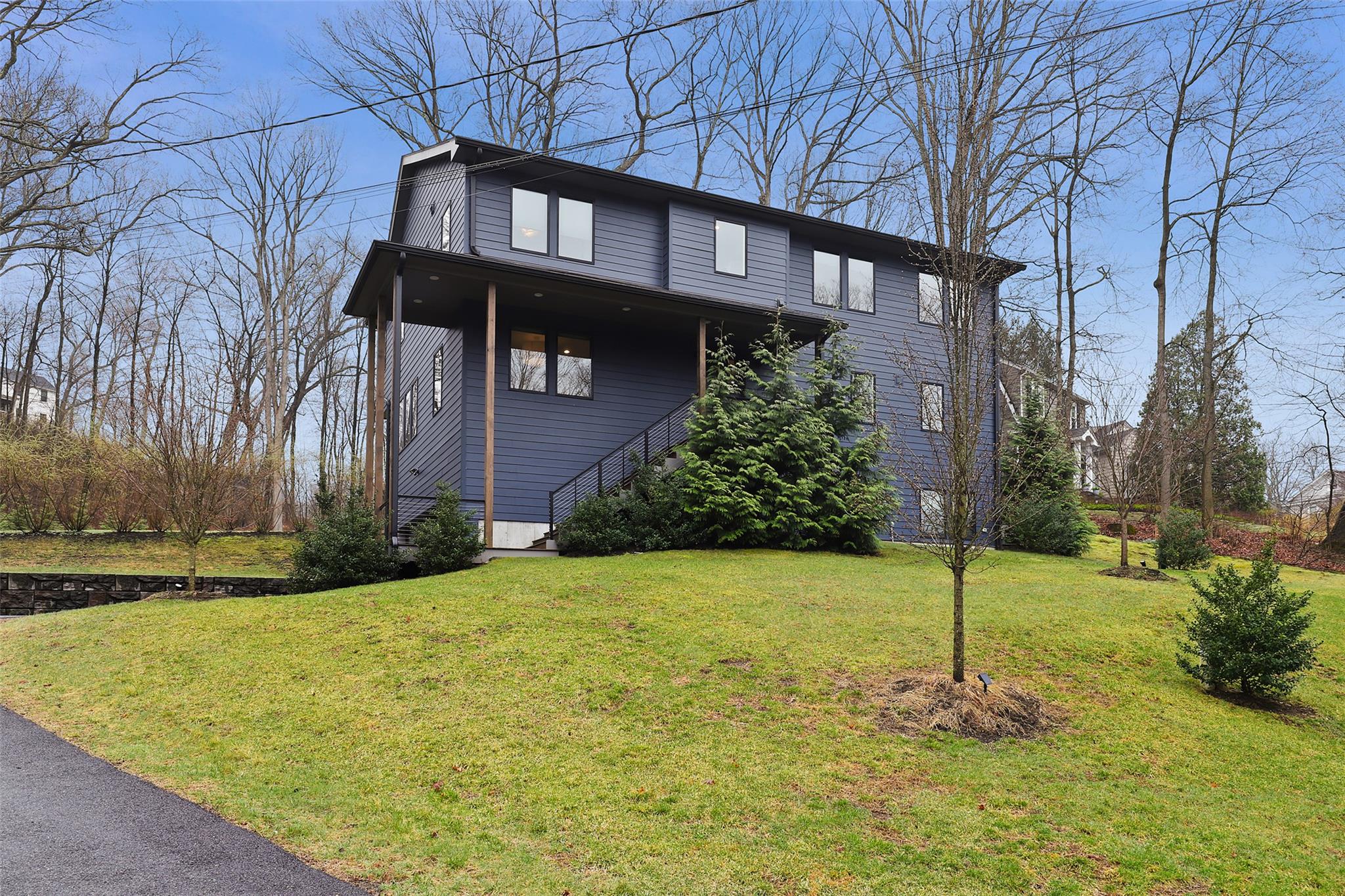 18 Hillside Avenue