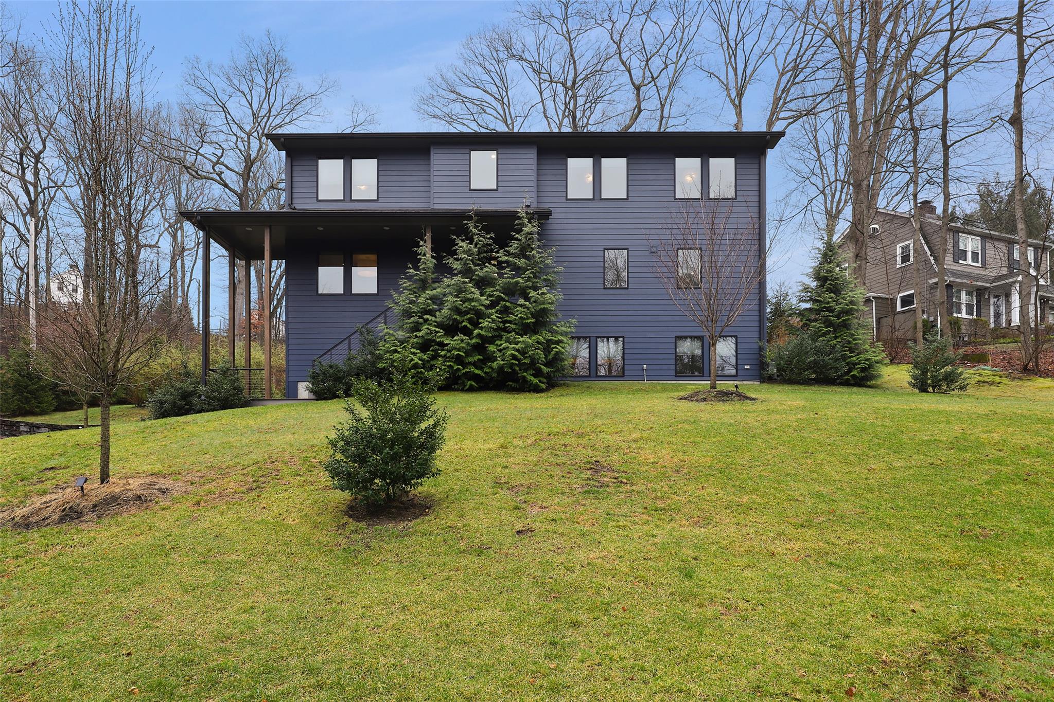 18 Hillside Avenue