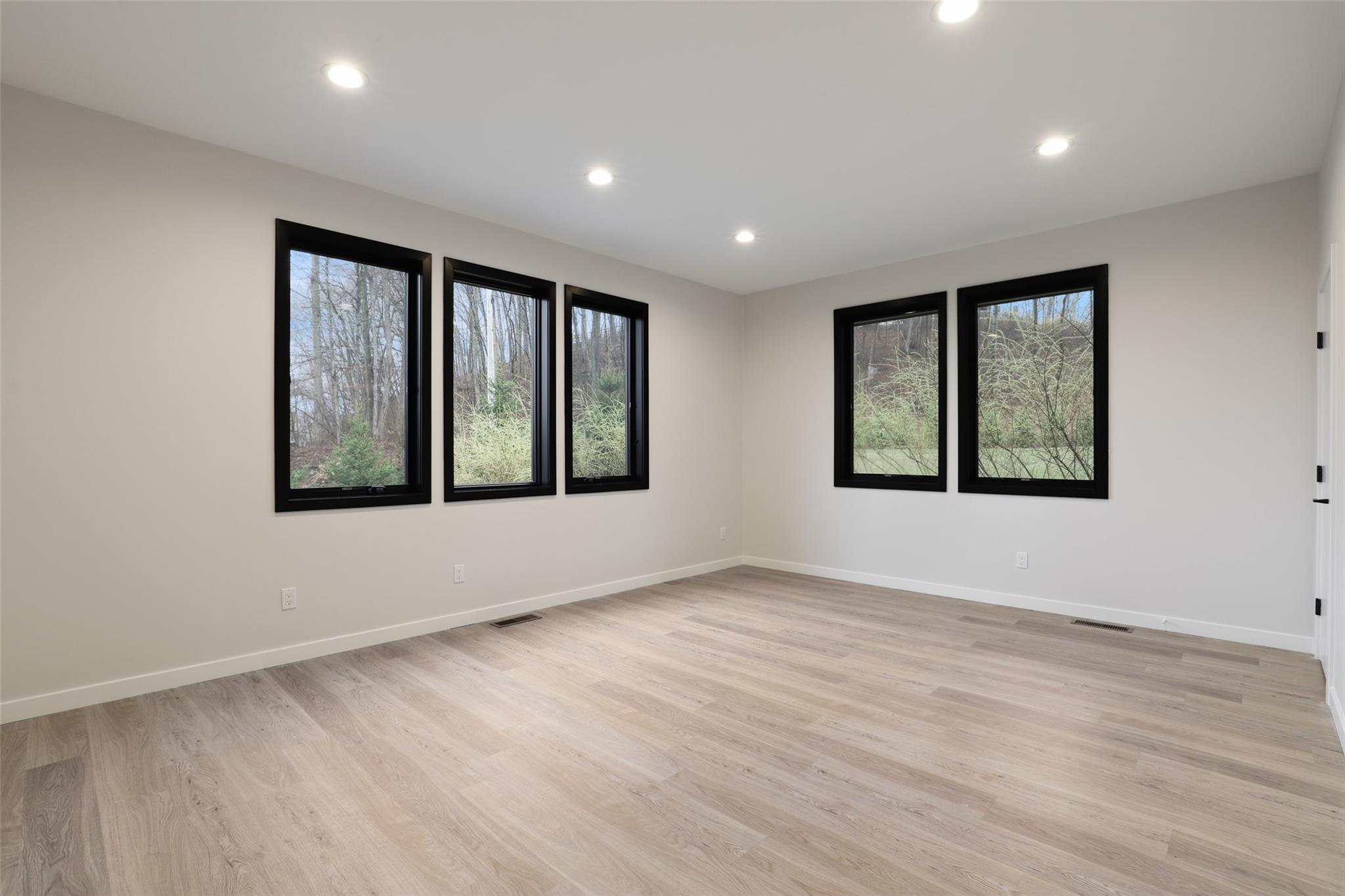 18 Hillside Avenue