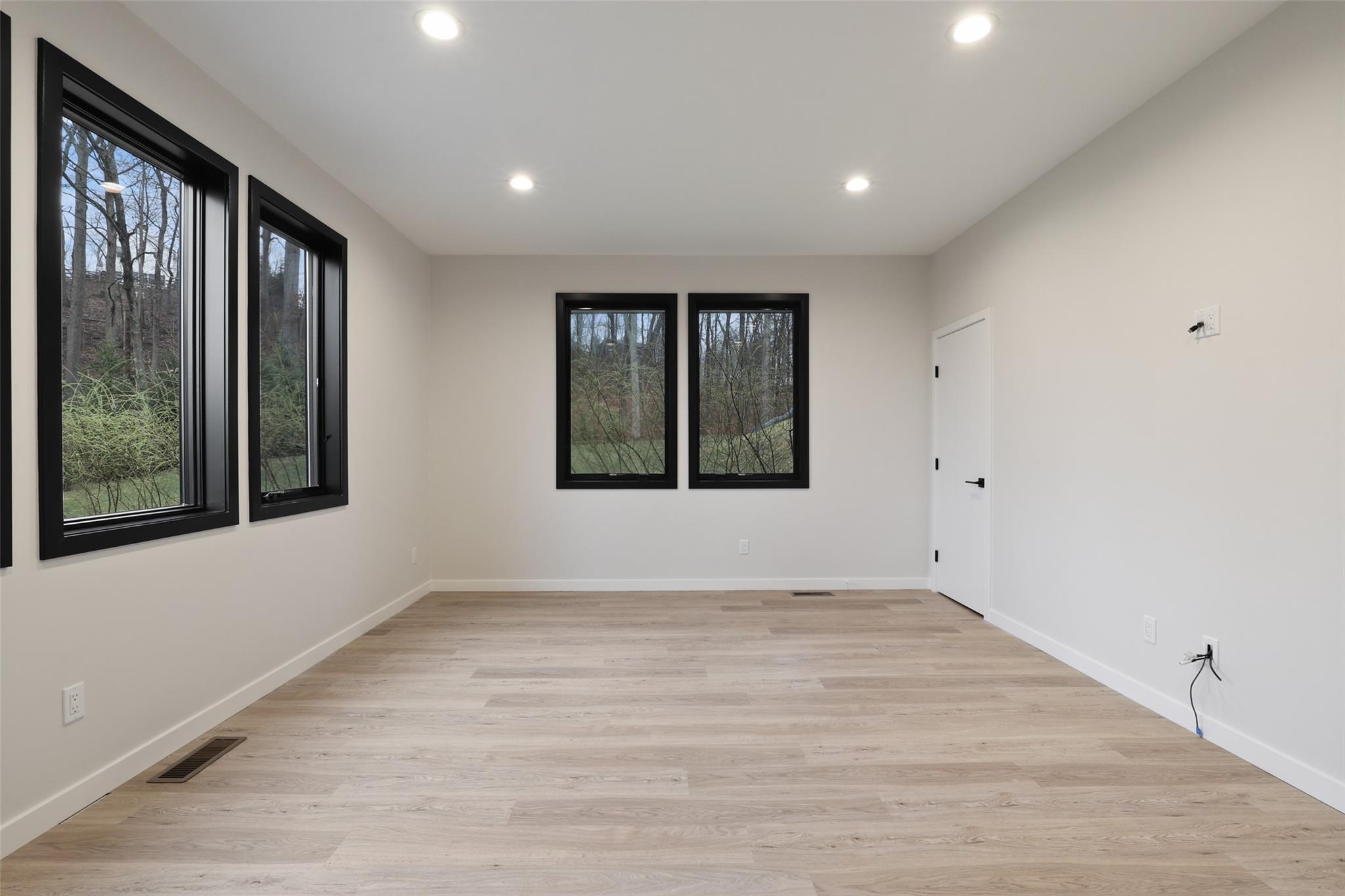 18 Hillside Avenue