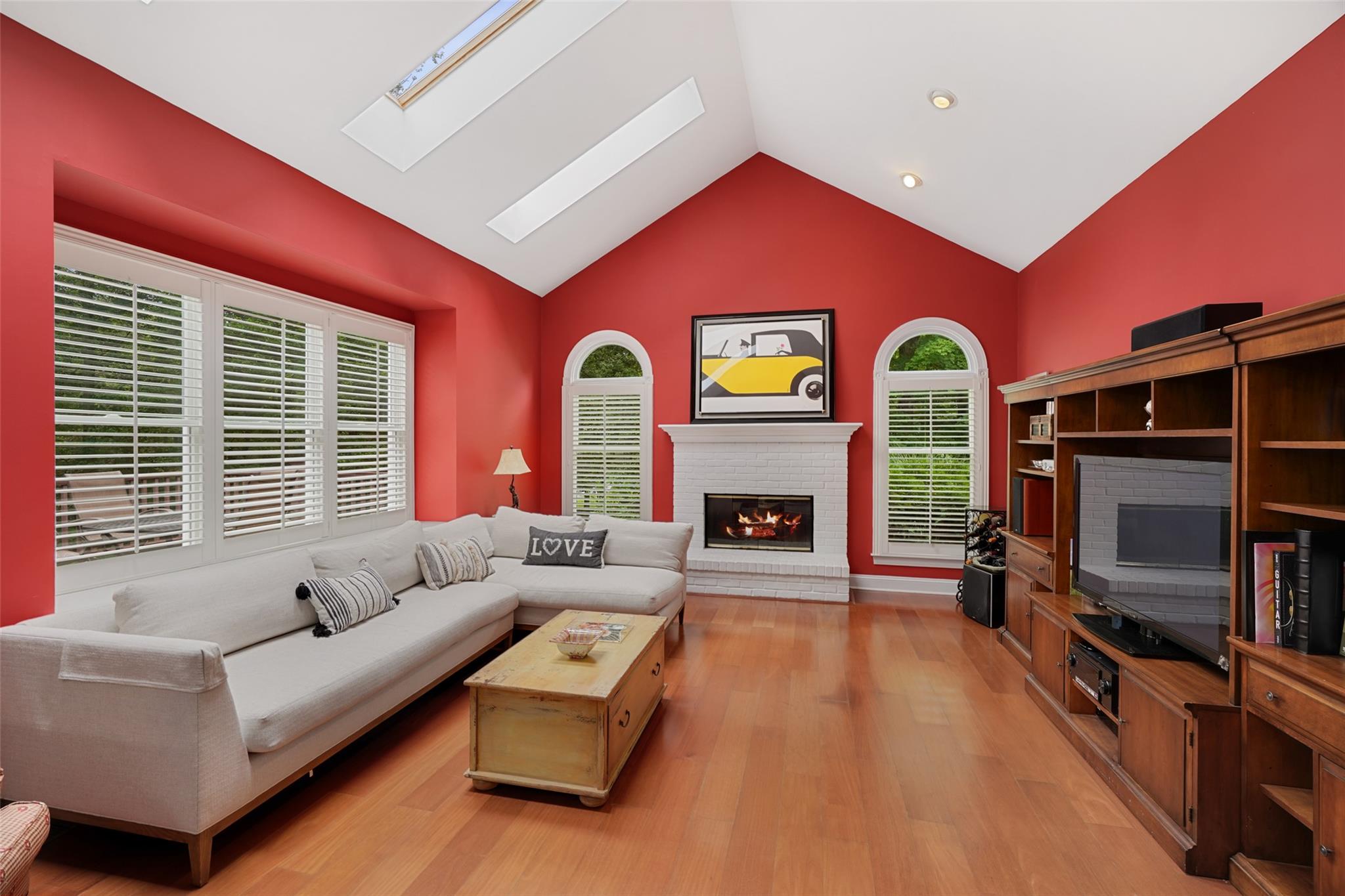 3 Woolen Court
