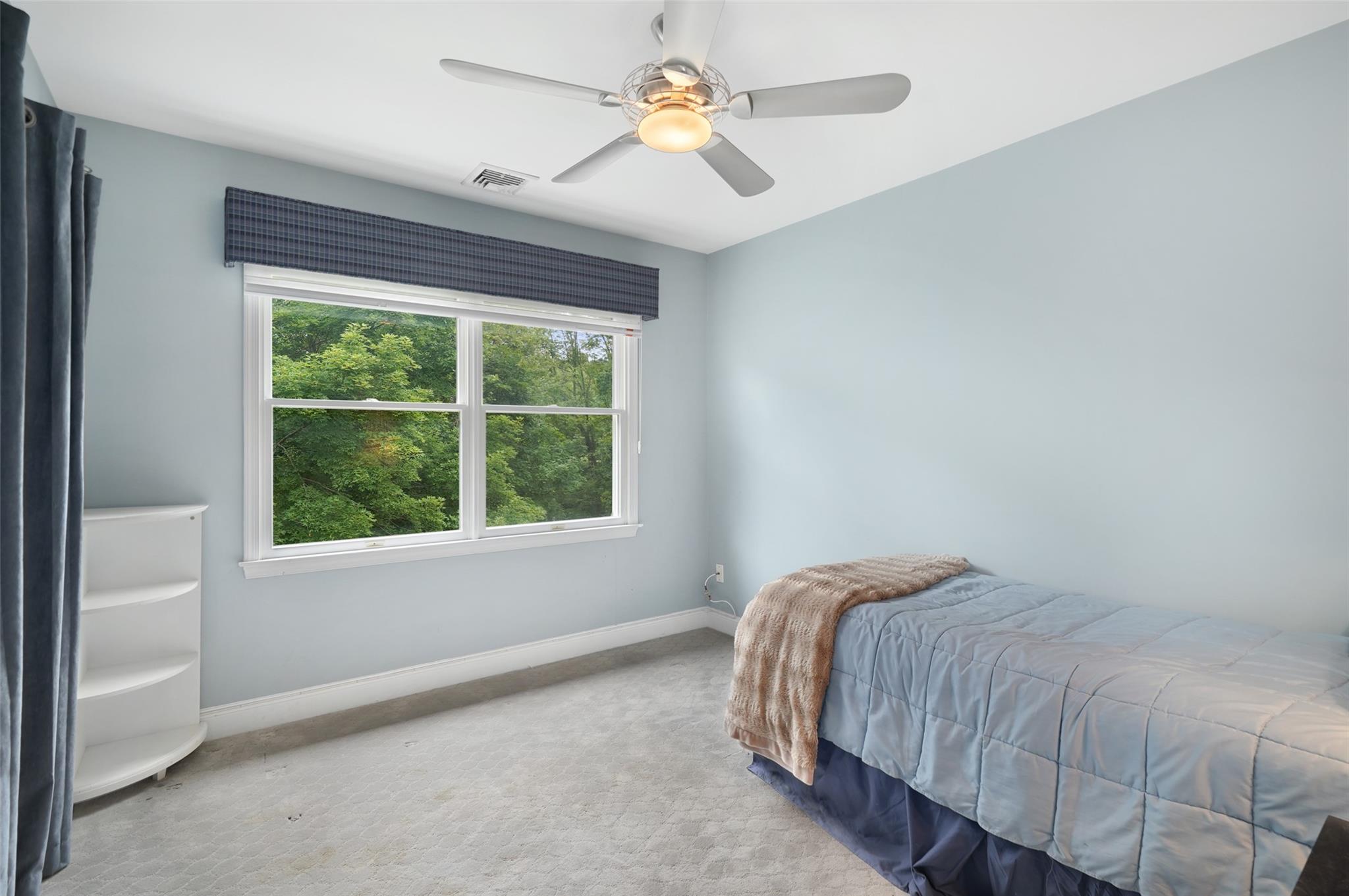 3 Woolen Court