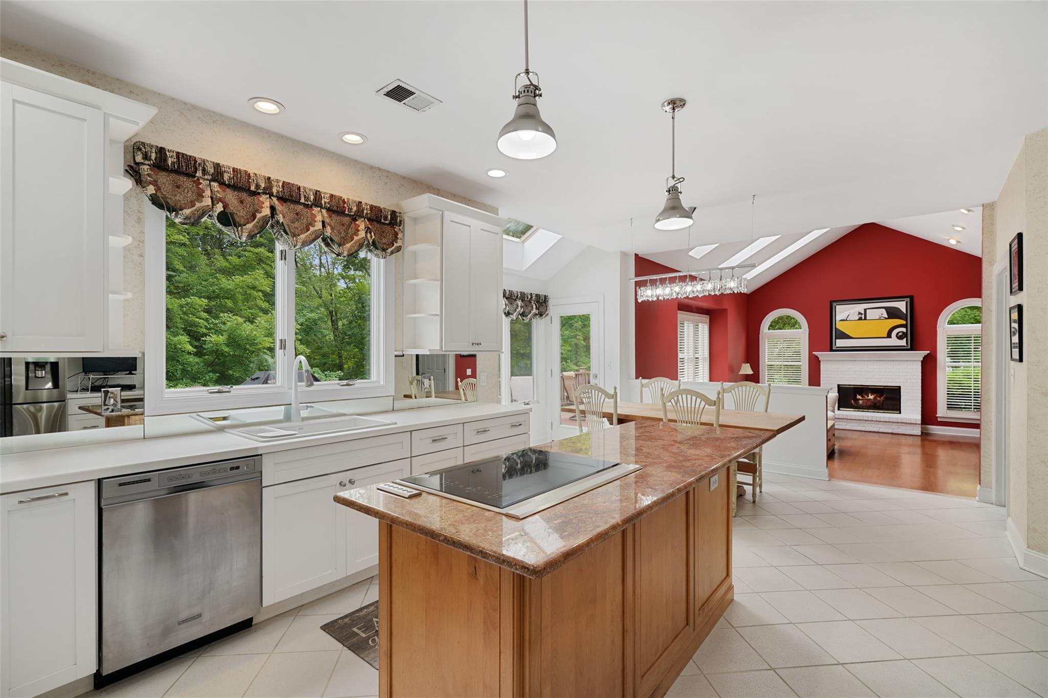 3 Woolen Court