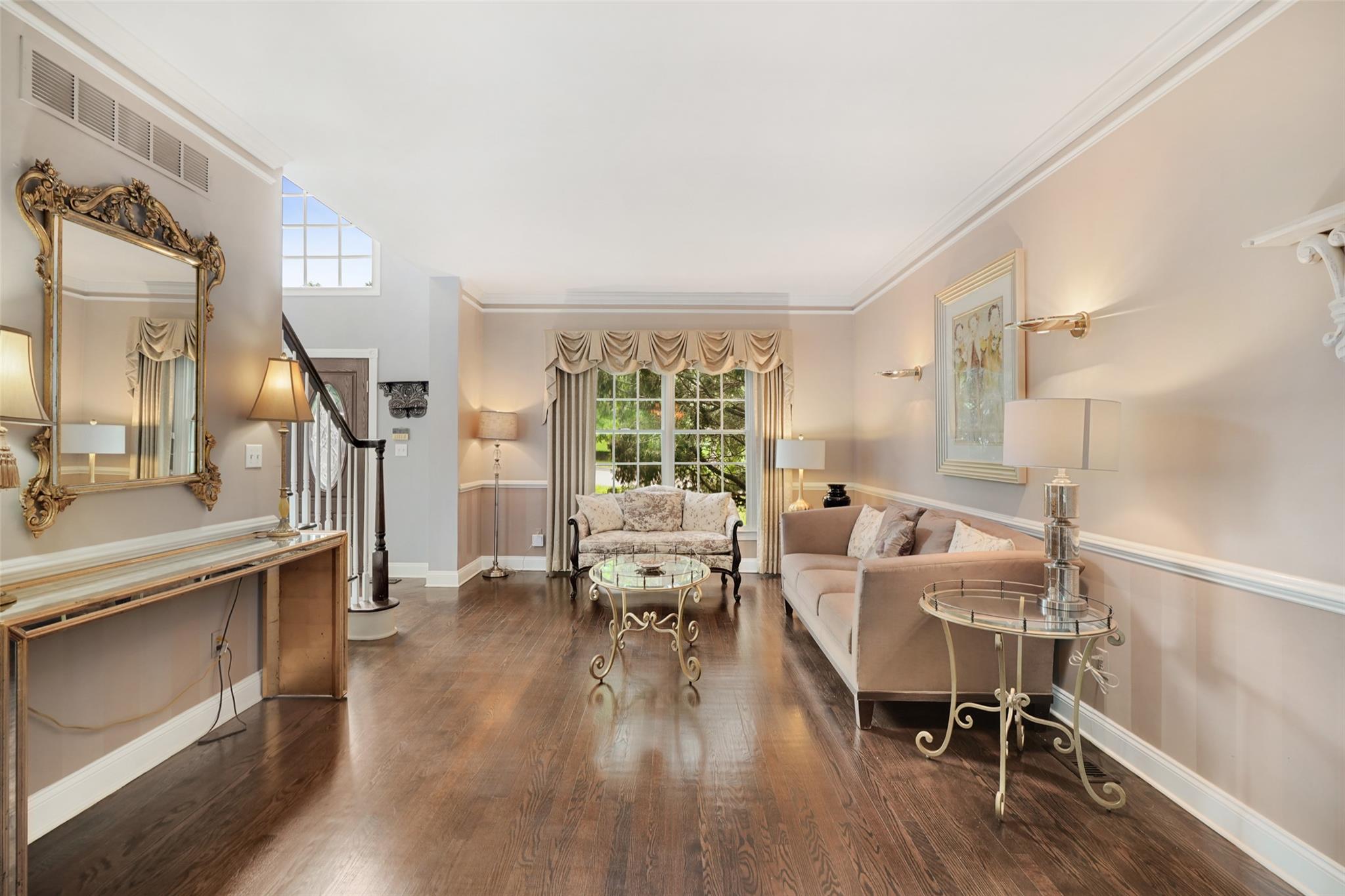 3 Woolen Court