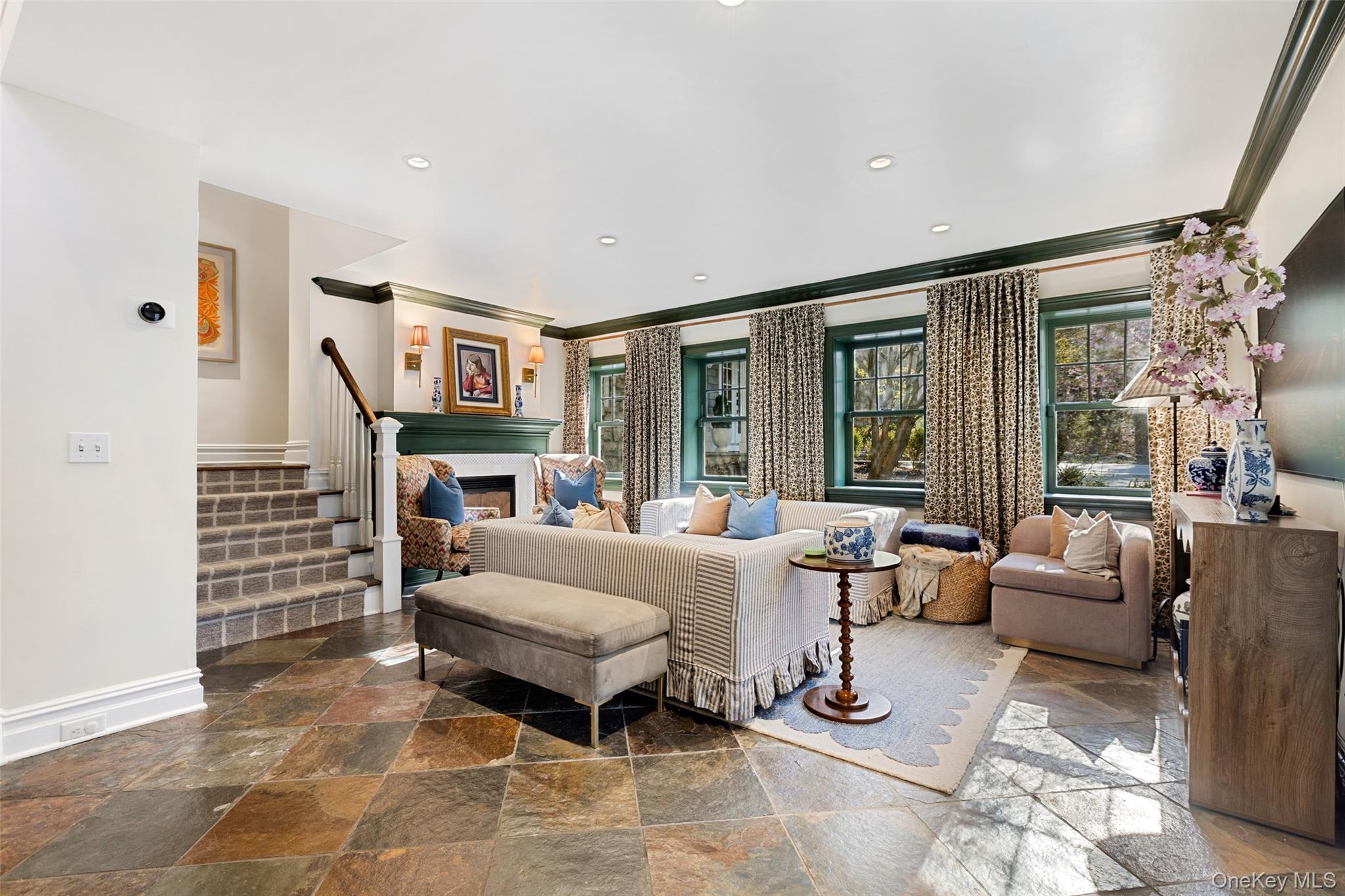 351 W Lake Boulevard