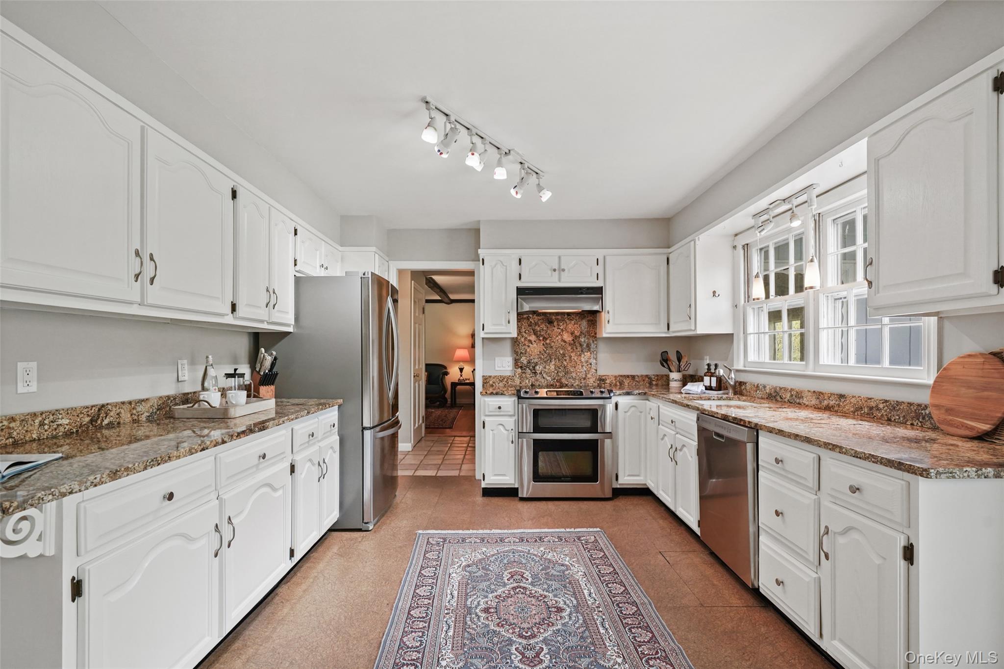 112 Parkview Road N