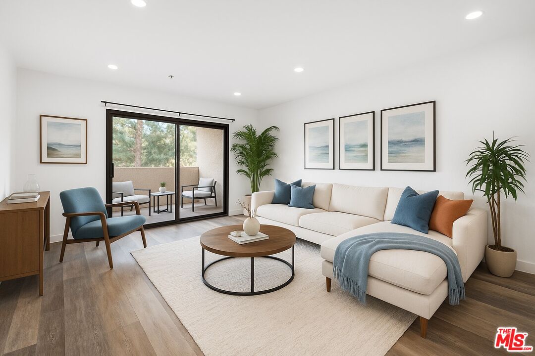 501 Palisades Dr Unit: 320