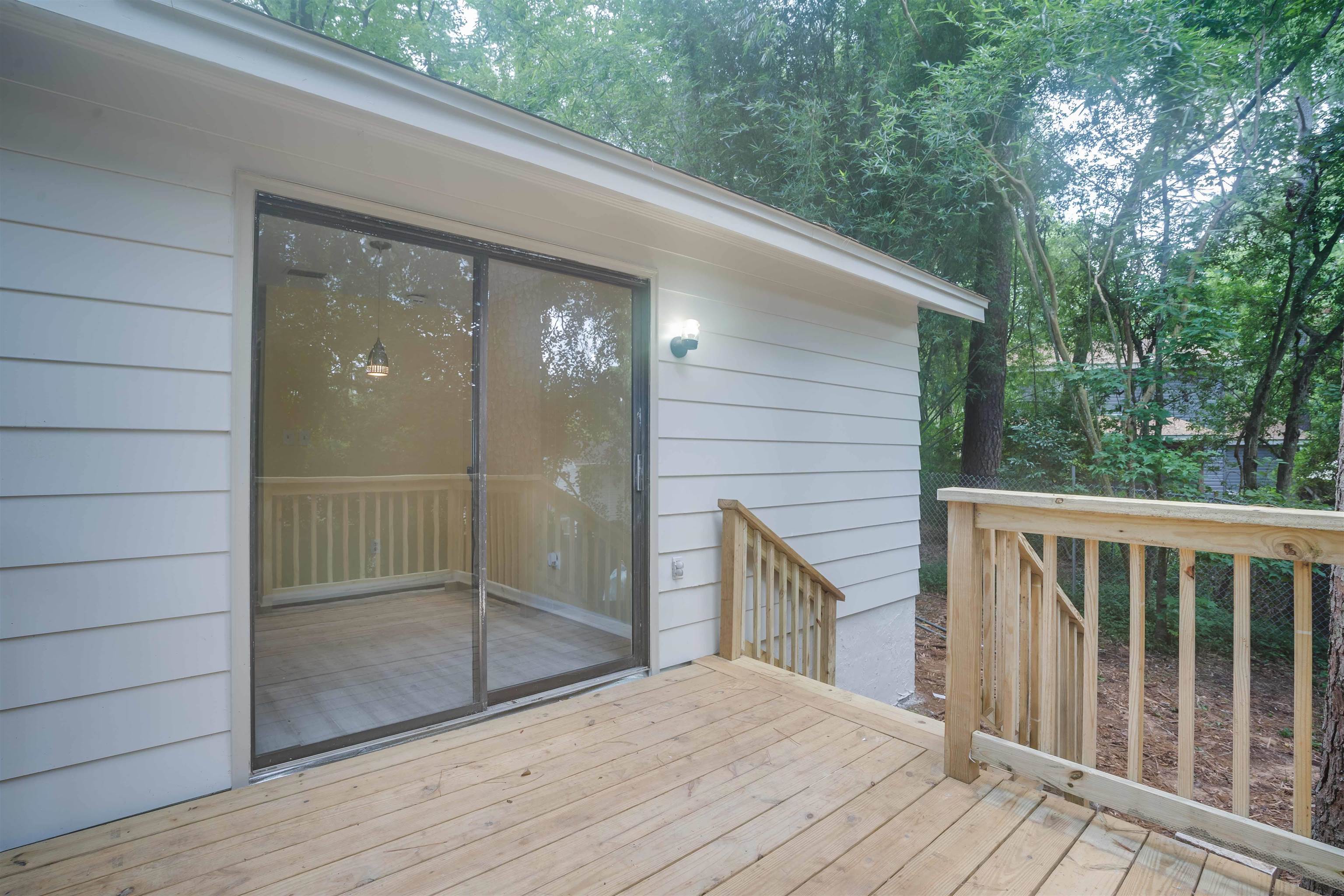 2404 Ionic Court