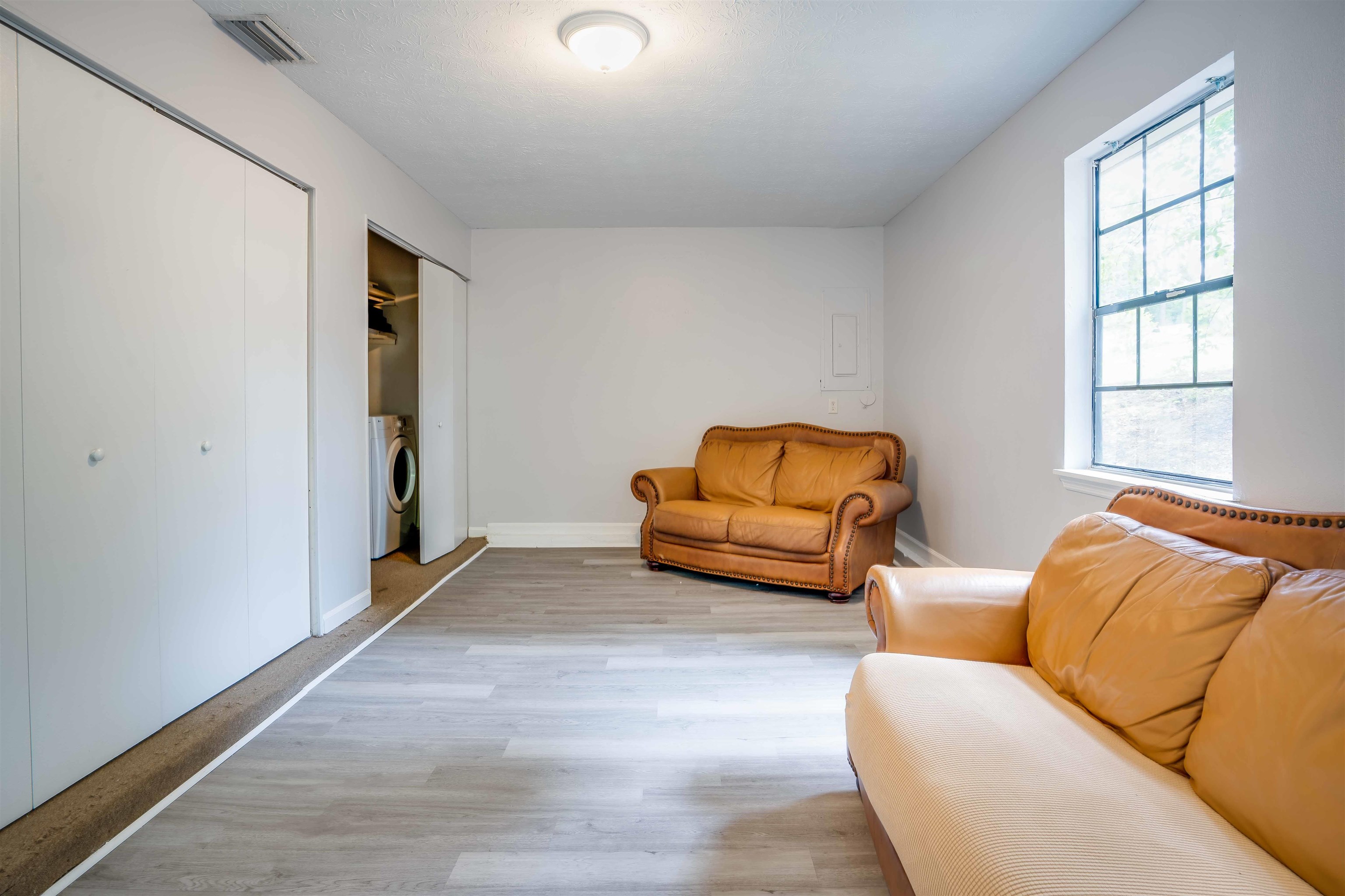 2404 Ionic Court