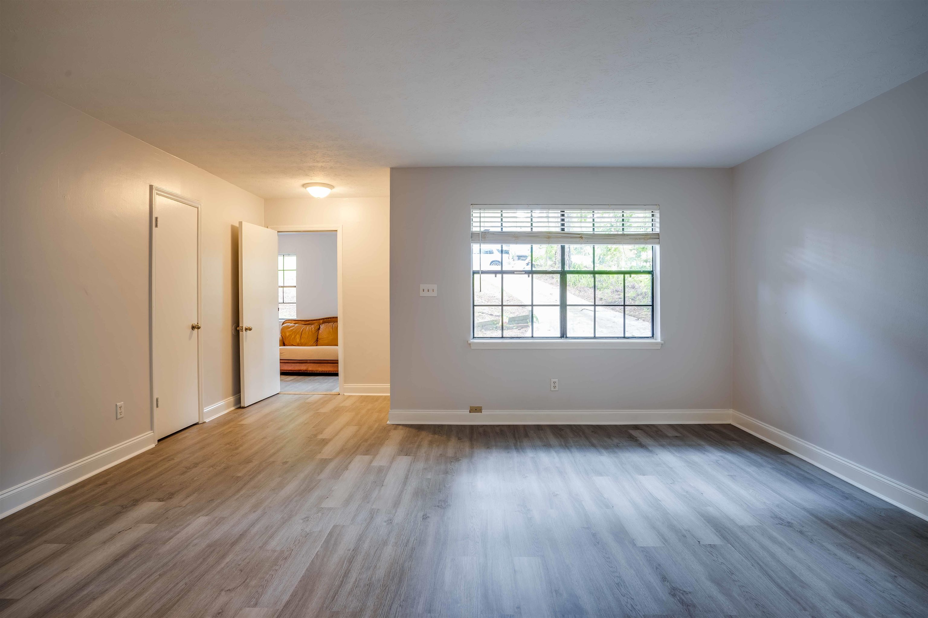 2404 Ionic Court